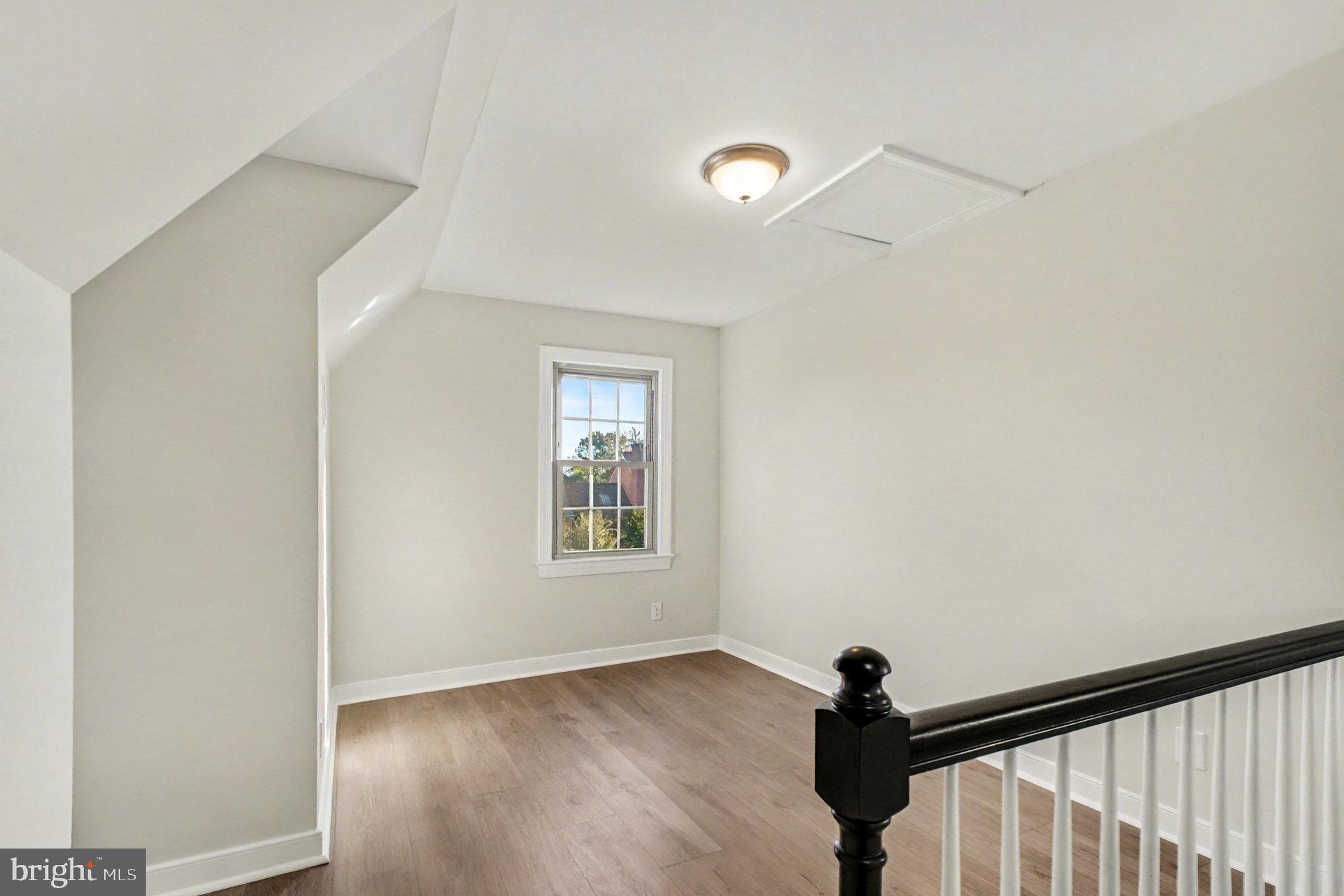 COLLEGE HILL TOWNHOMES - Residential