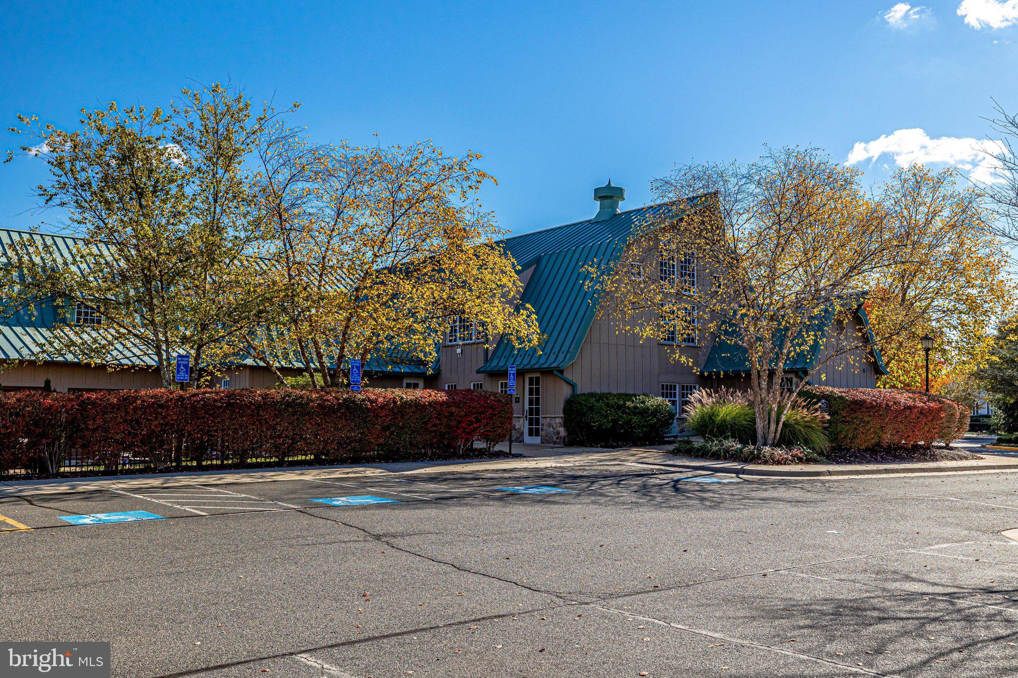 LANSDOWNE ON THE POTOMAC - Residential