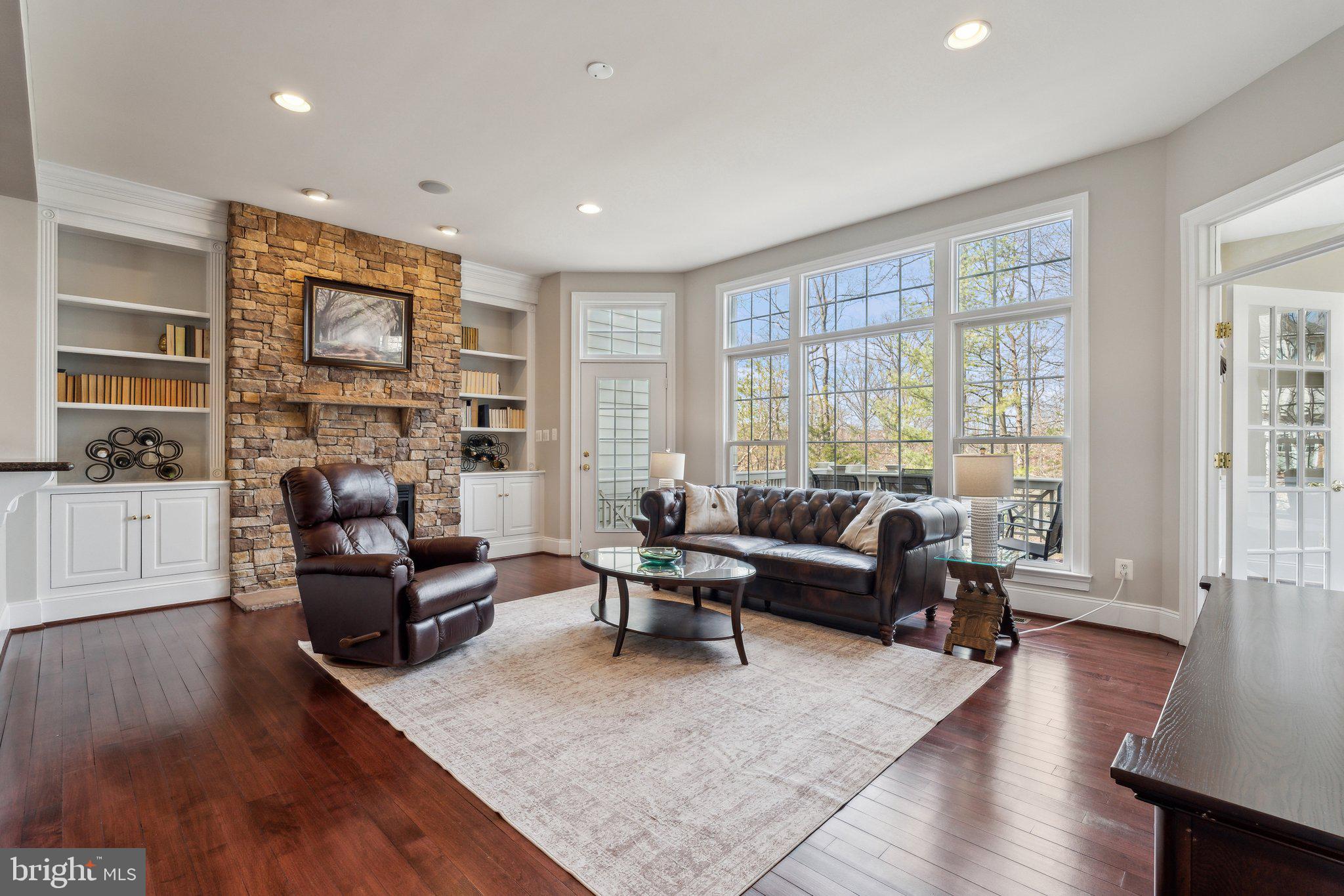 LANSDOWNE ON THE POTOMAC - Residential