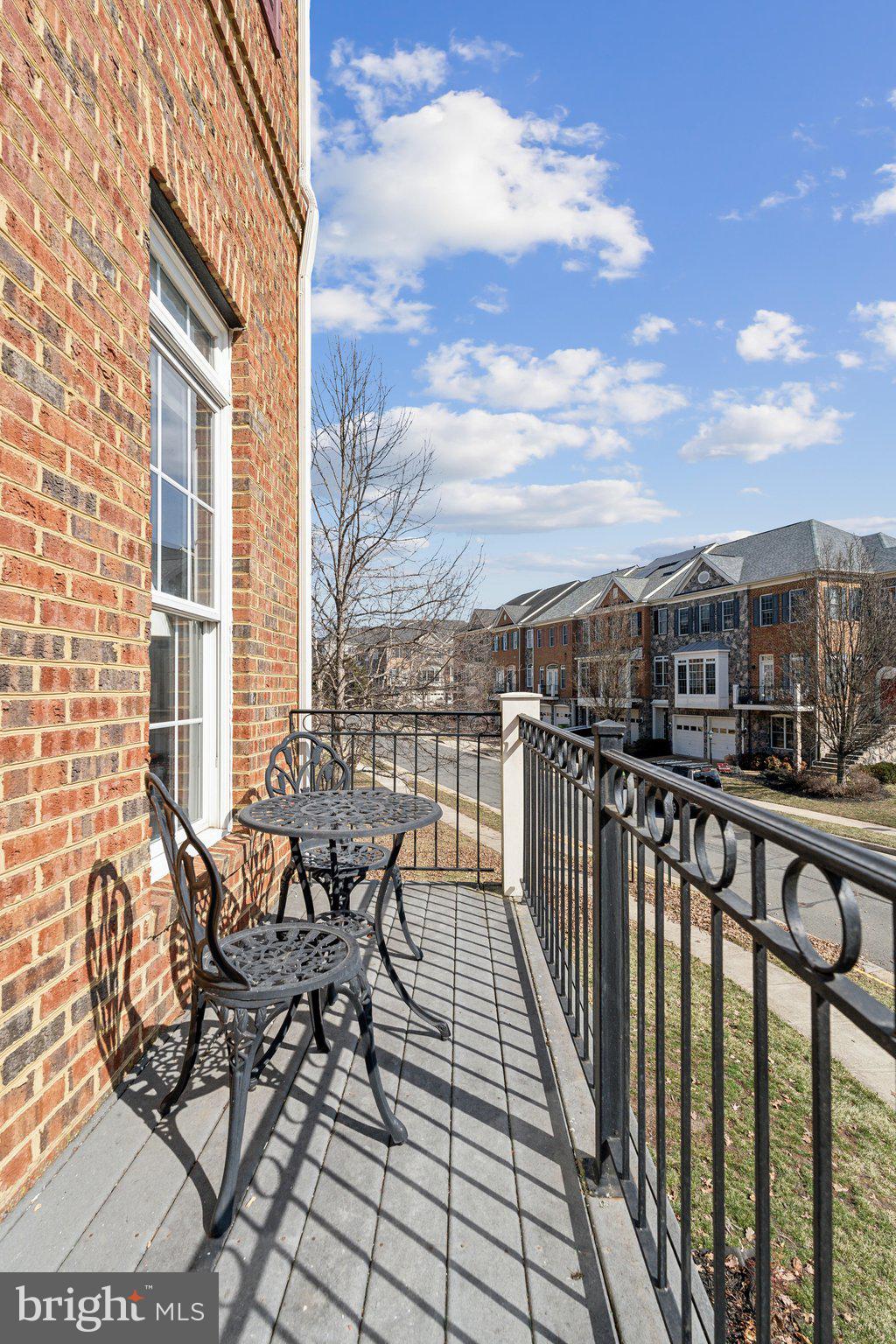 LANSDOWNE ON THE POTOMAC - Residential