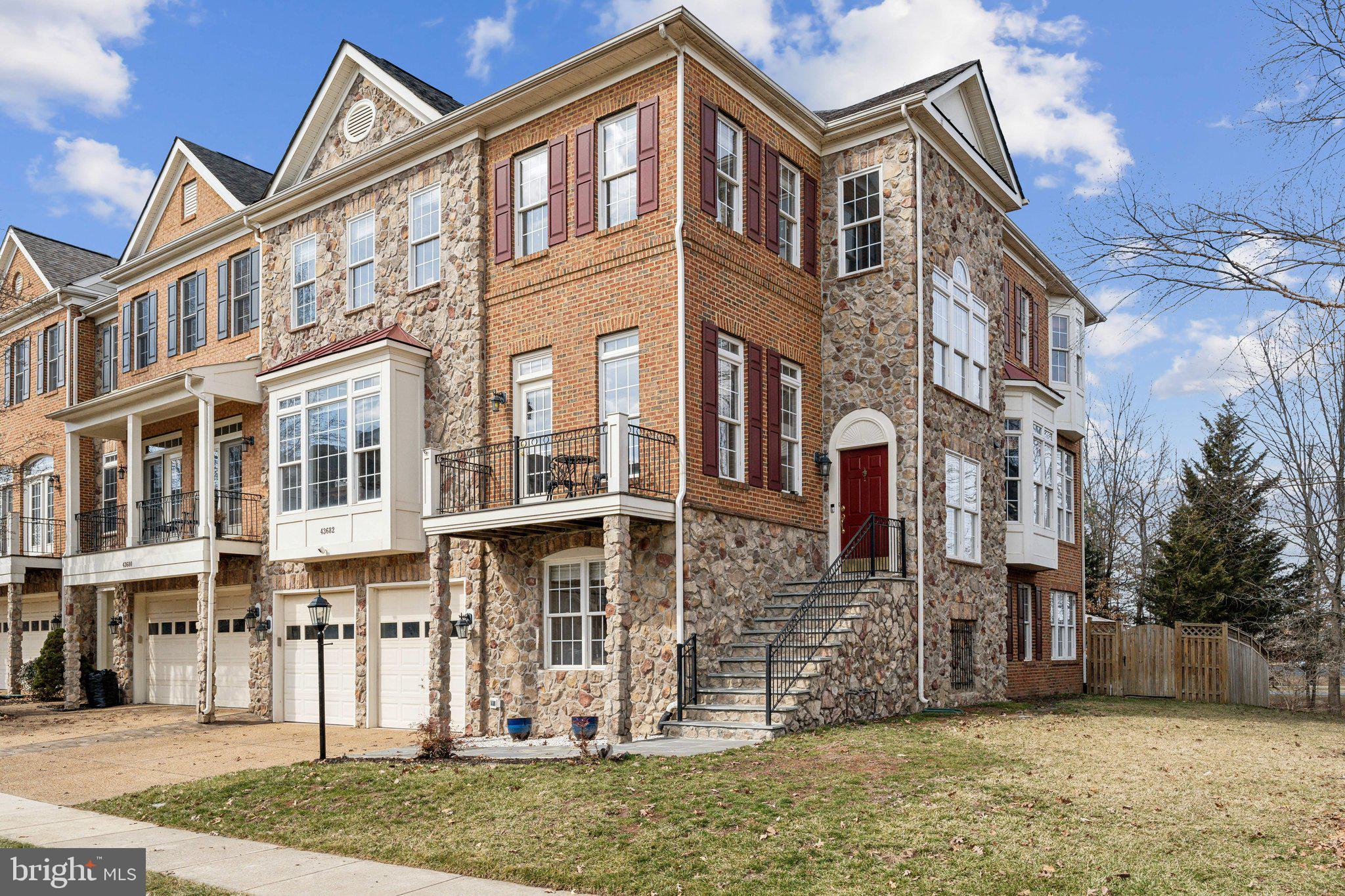 LANSDOWNE ON THE POTOMAC - Residential