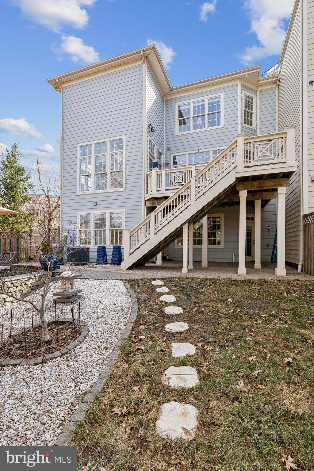 LANSDOWNE ON THE POTOMAC - Residential