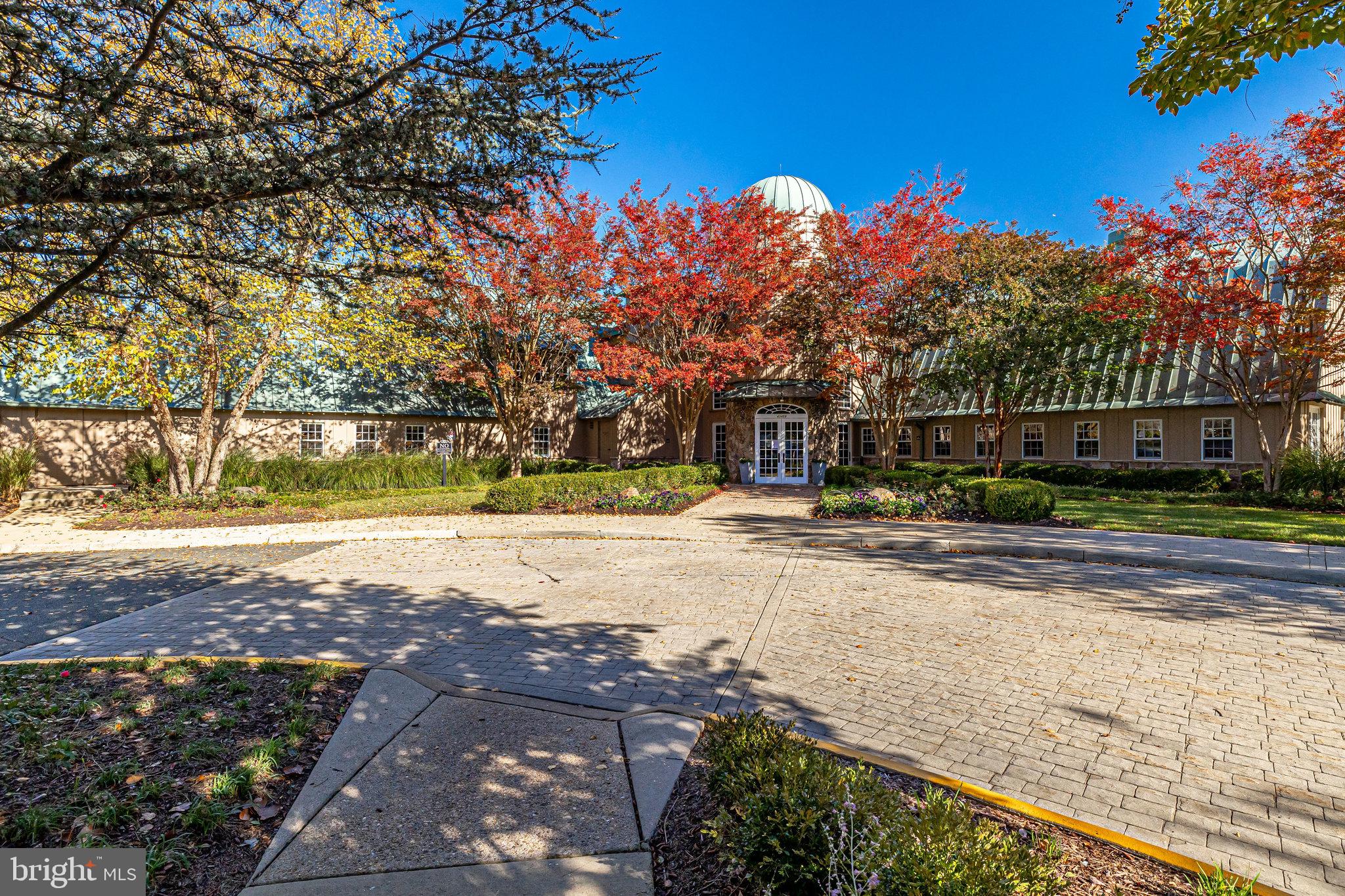 LANSDOWNE ON THE POTOMAC - Residential