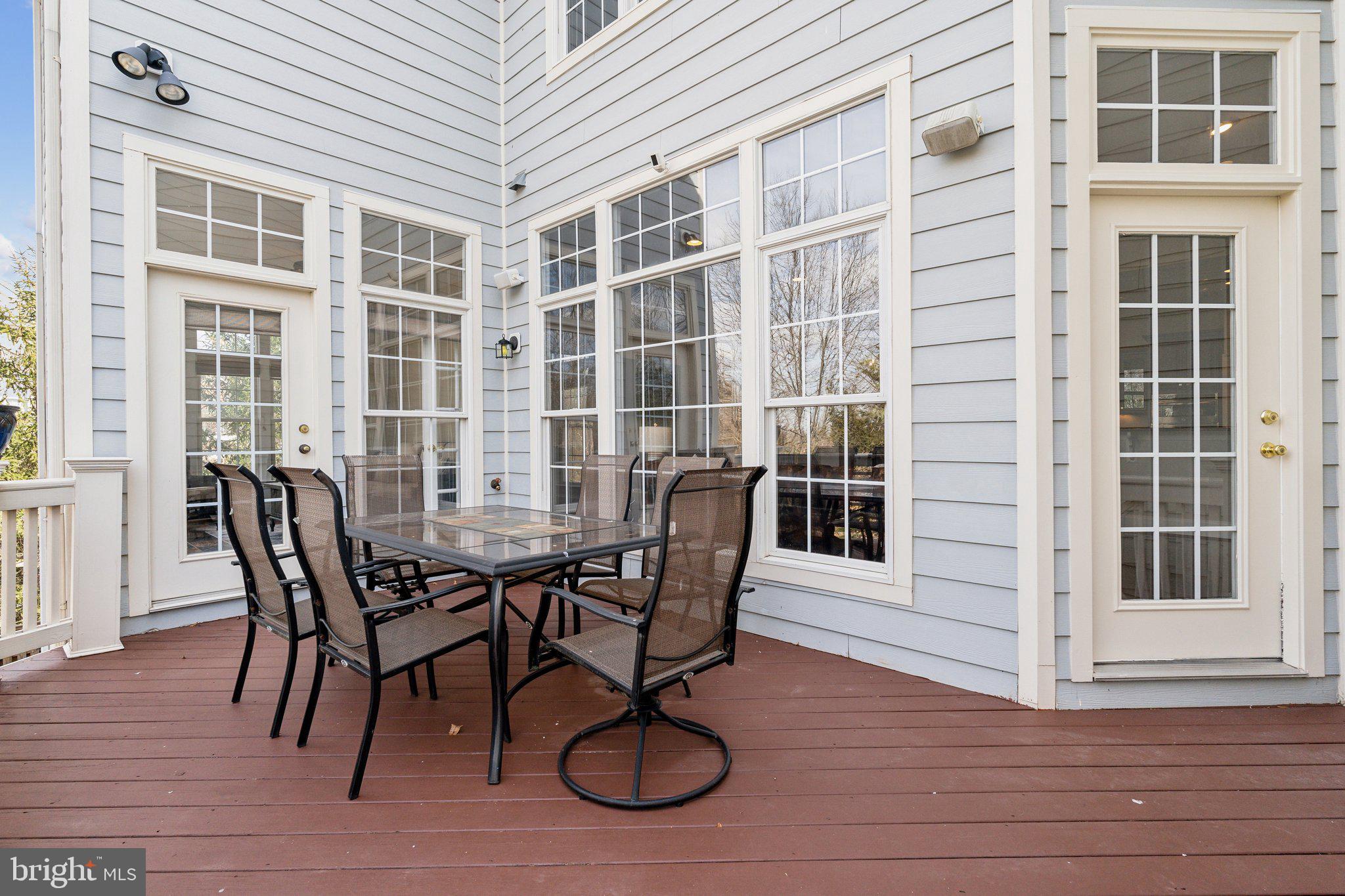 LANSDOWNE ON THE POTOMAC - Residential