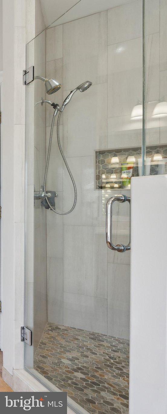 LANSDOWNE ON THE POTOMAC - Residential