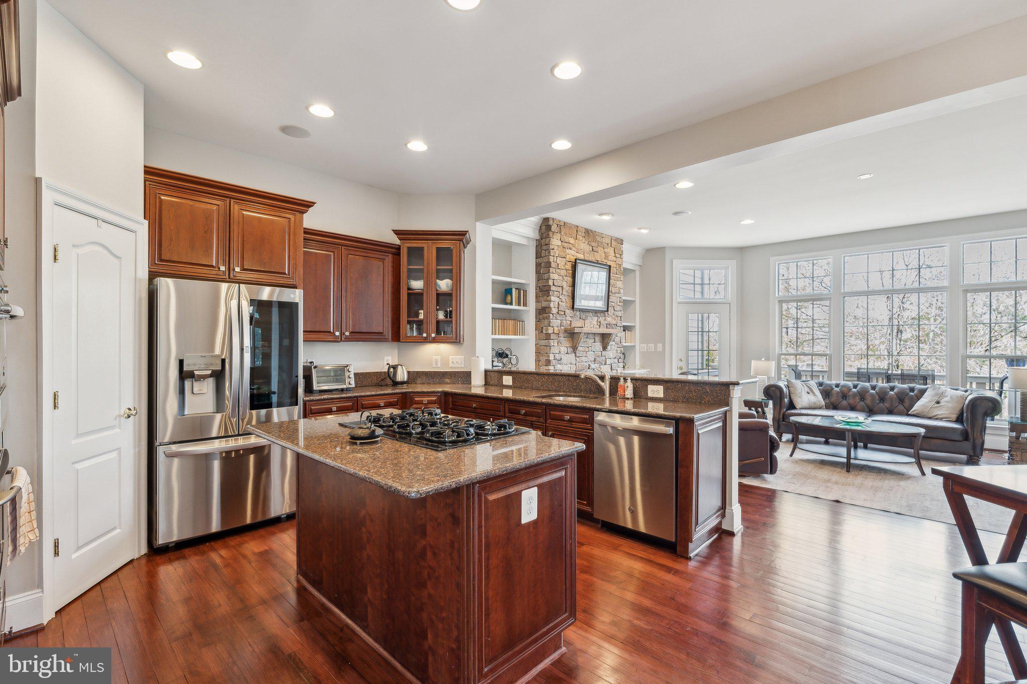 LANSDOWNE ON THE POTOMAC - Residential