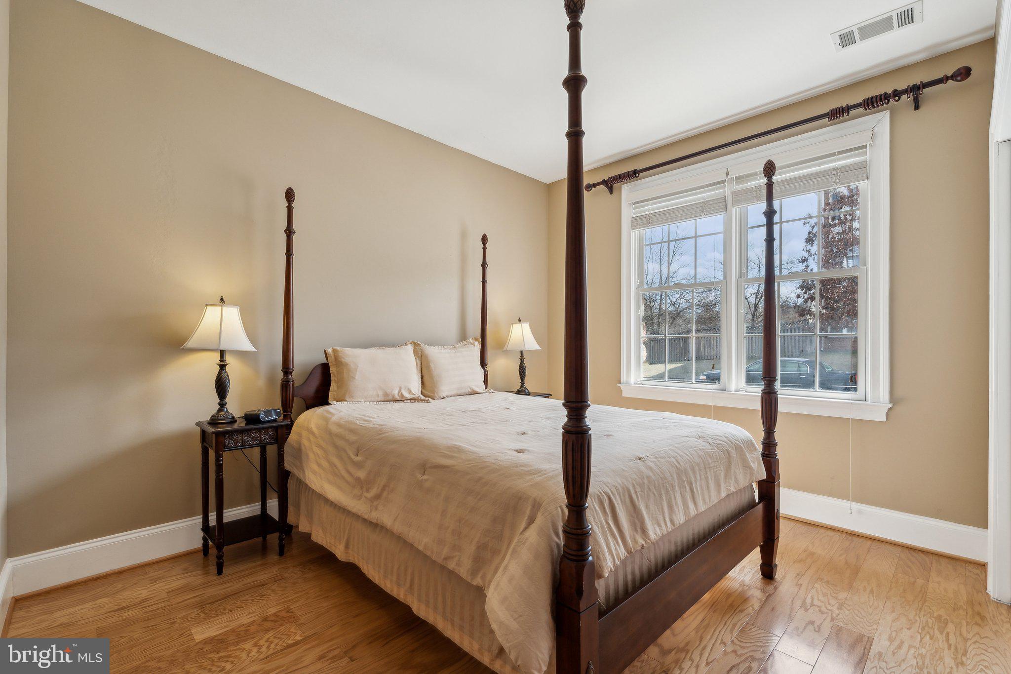 LANSDOWNE ON THE POTOMAC - Residential