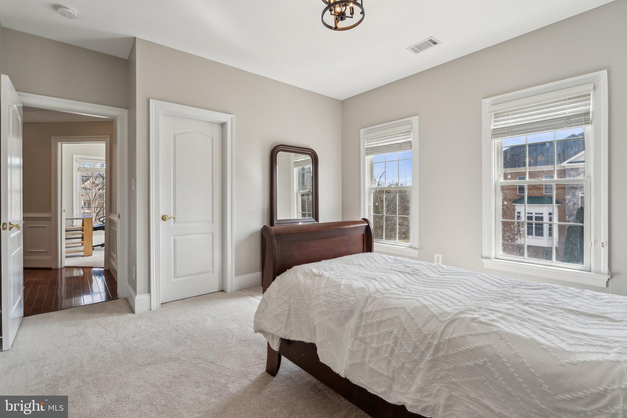 LANSDOWNE ON THE POTOMAC - Residential