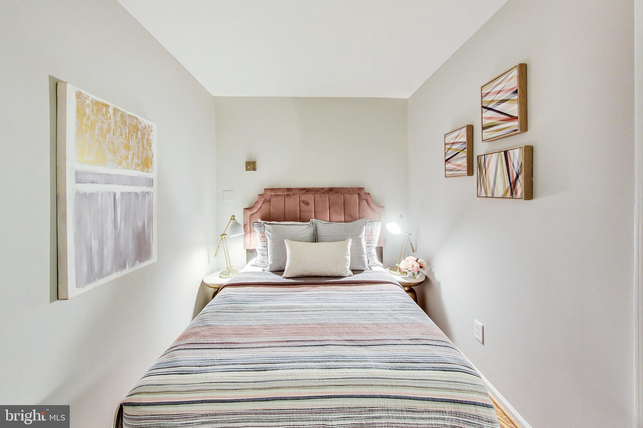 WOODSIDE VILLAGE - Residential