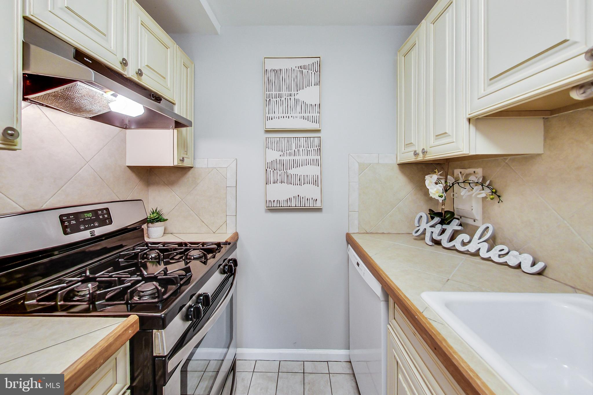 WOODSIDE VILLAGE - Residential