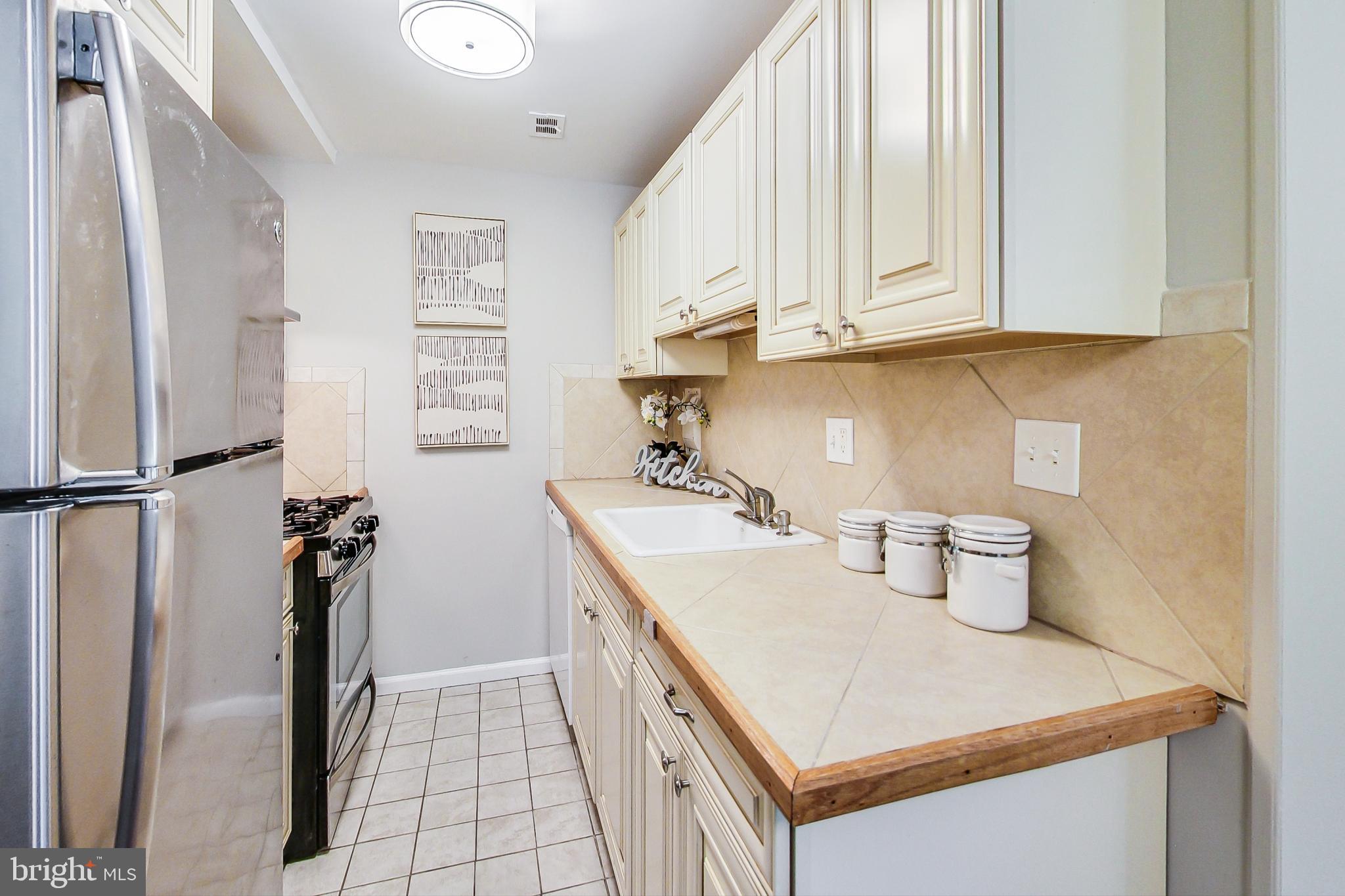 WOODSIDE VILLAGE - Residential