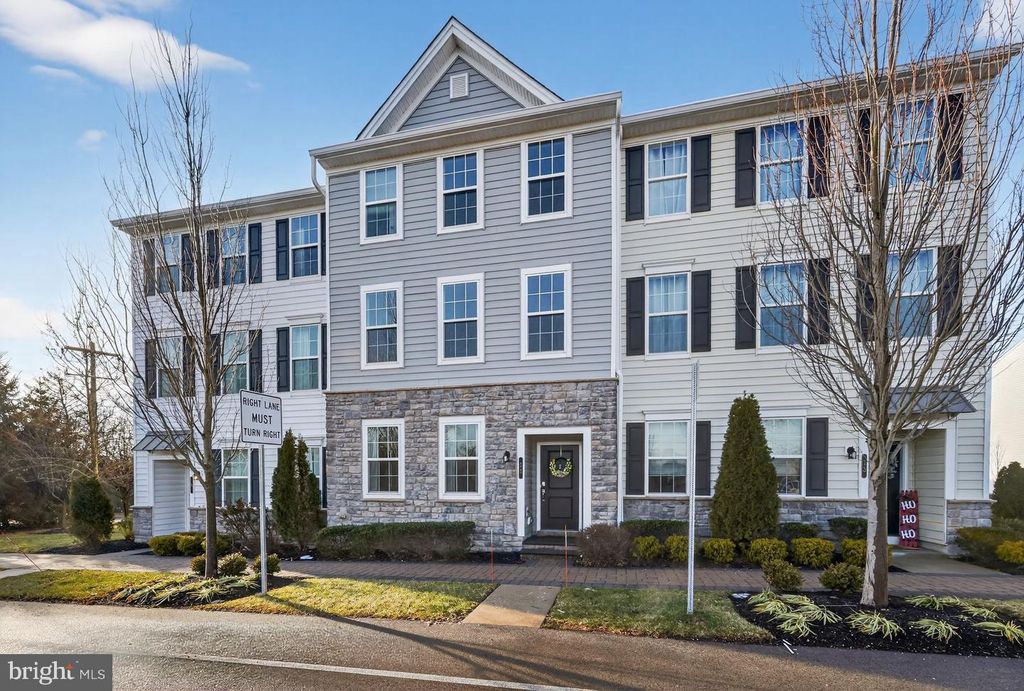 Photo of 11 Hedley Lane, HATBORO, PA 19040 (MLS # PAMC2166206)