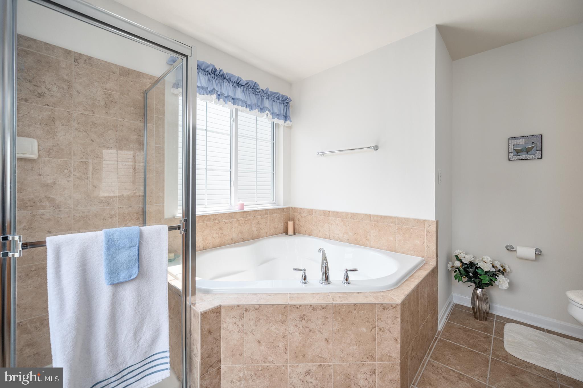 EAGLES POINTE - Residential