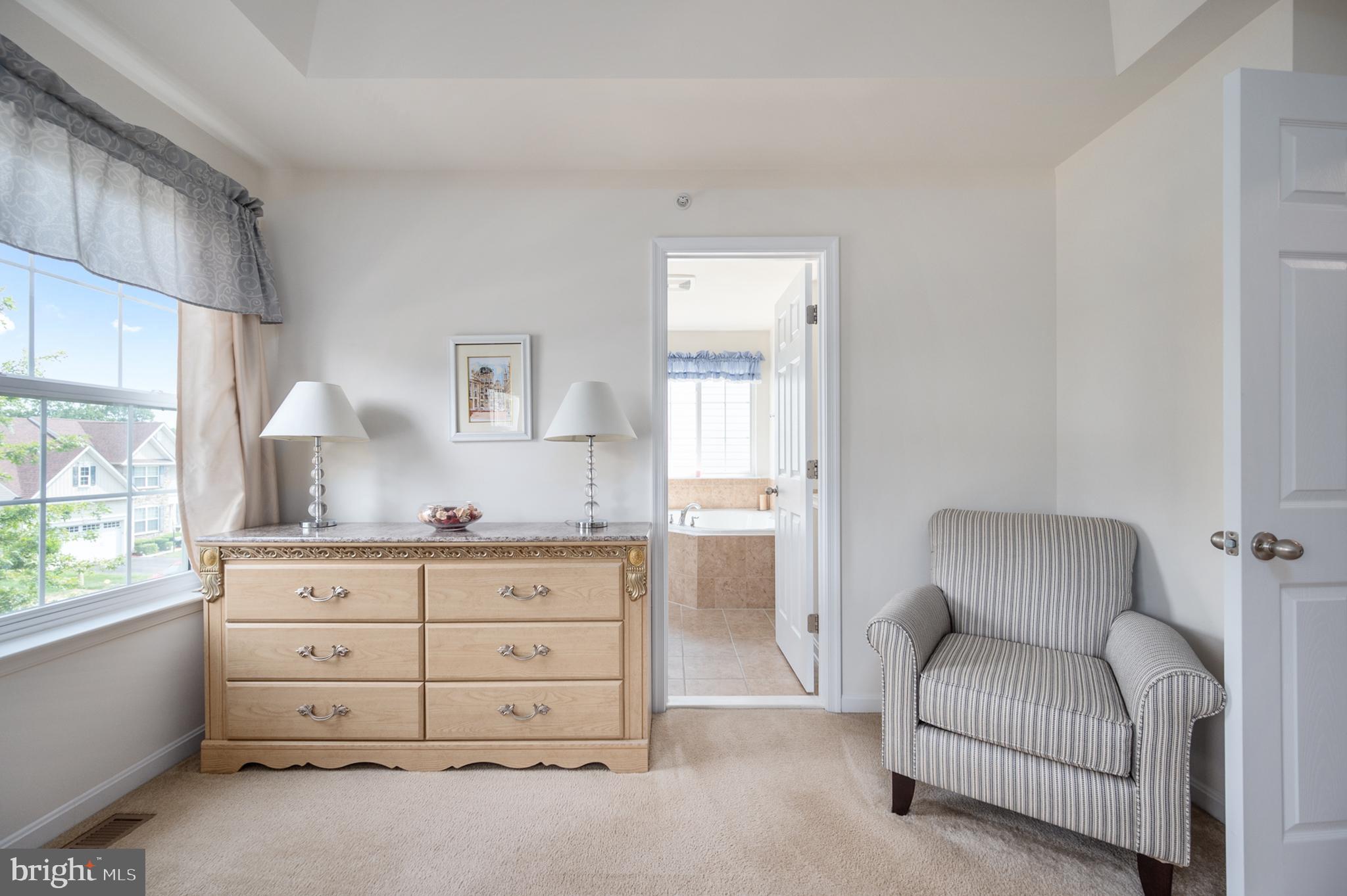 EAGLES POINTE - Residential