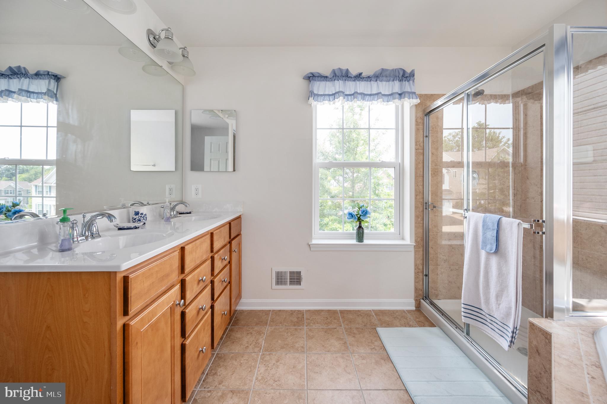 EAGLES POINTE - Residential