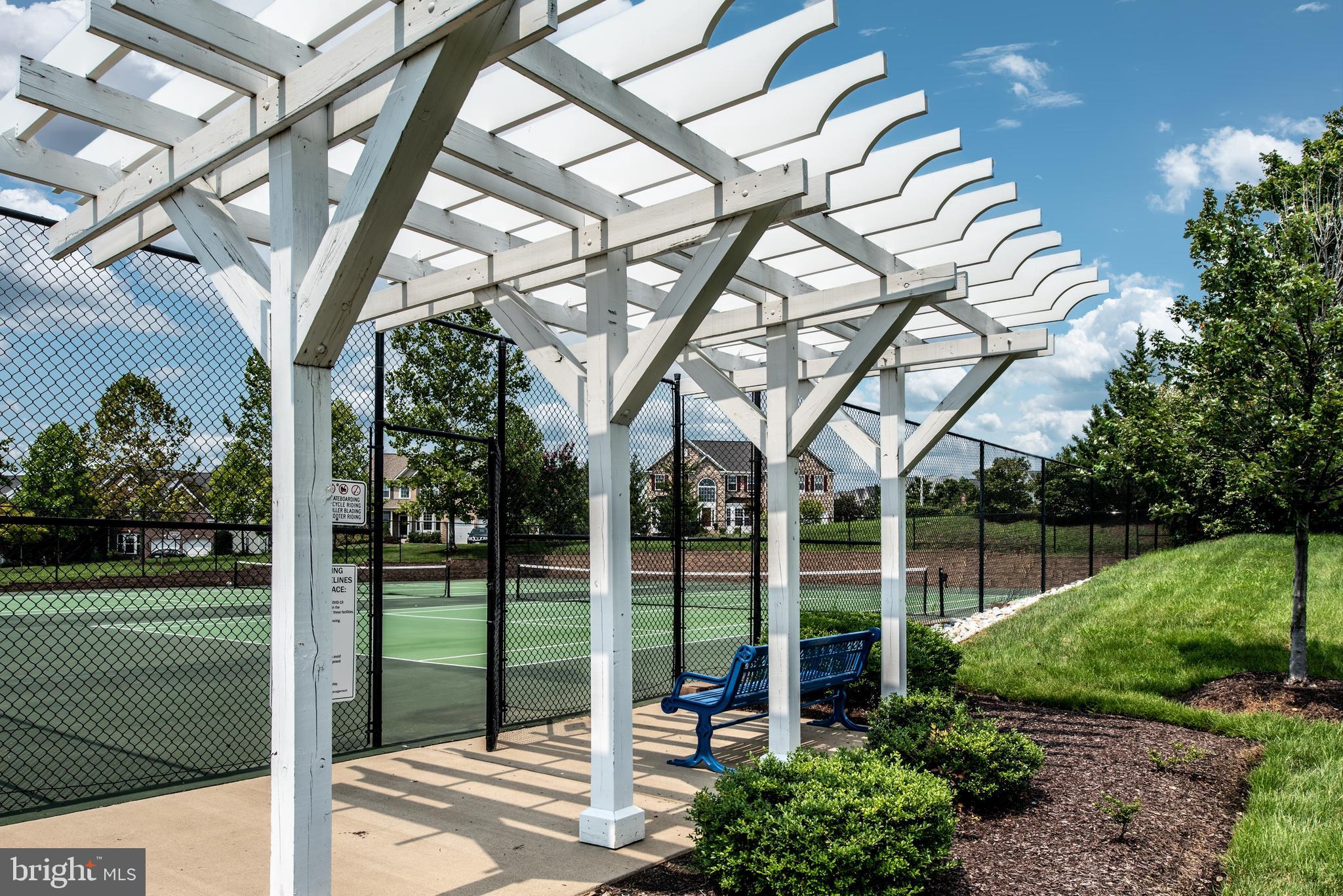 EAGLES POINTE - Residential