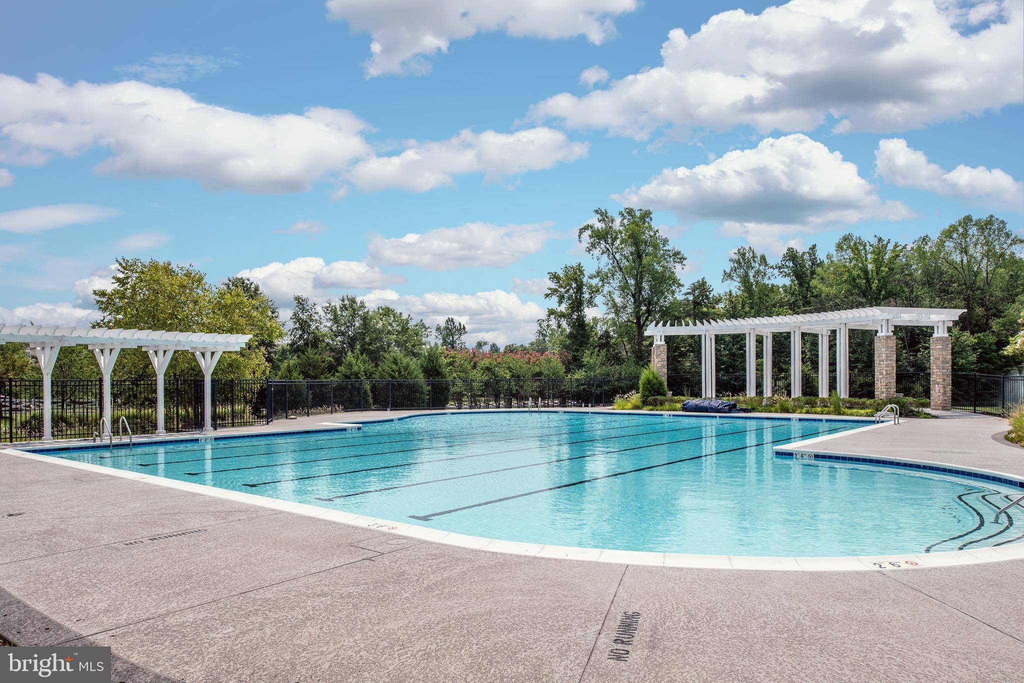 EAGLES POINTE - Residential