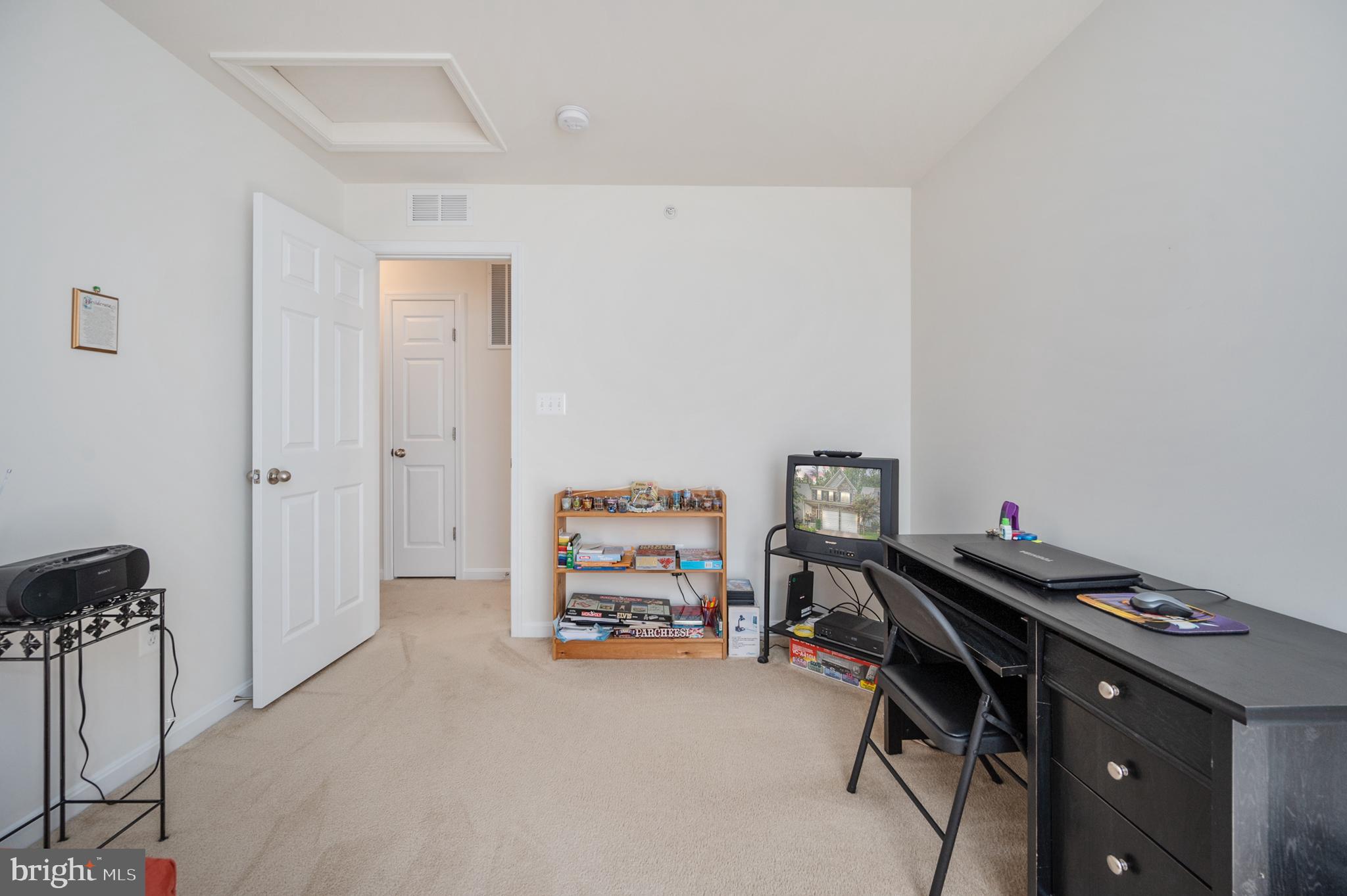 EAGLES POINTE - Residential