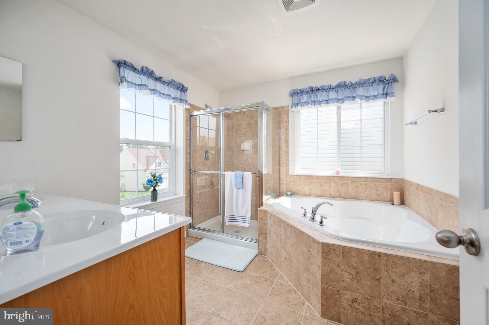 EAGLES POINTE - Residential