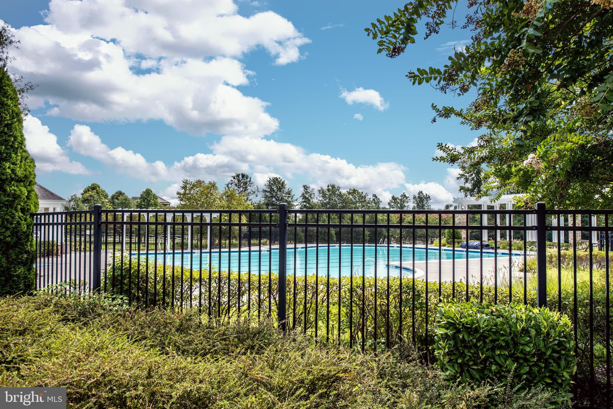 EAGLES POINTE - Residential