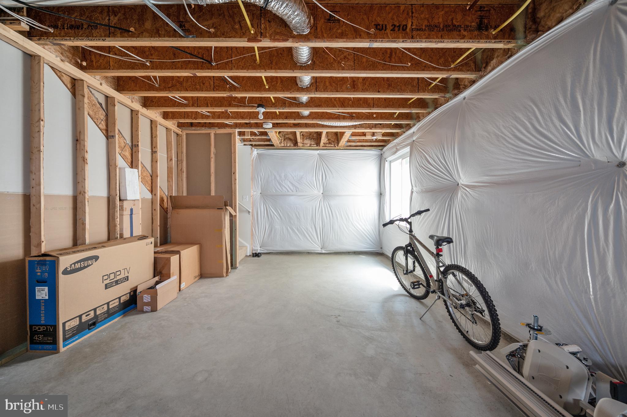 EAGLES POINTE - Residential