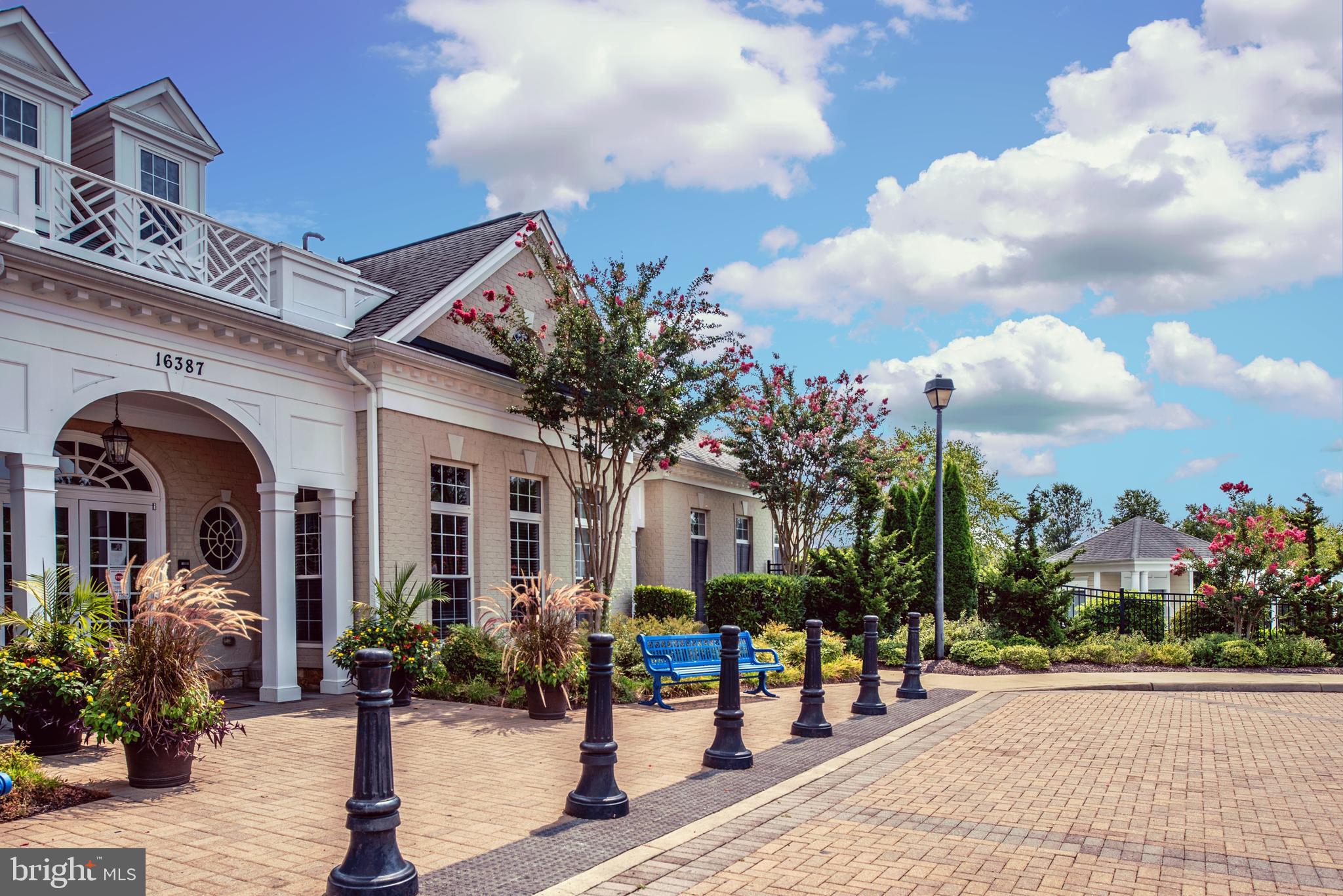 EAGLES POINTE - Residential