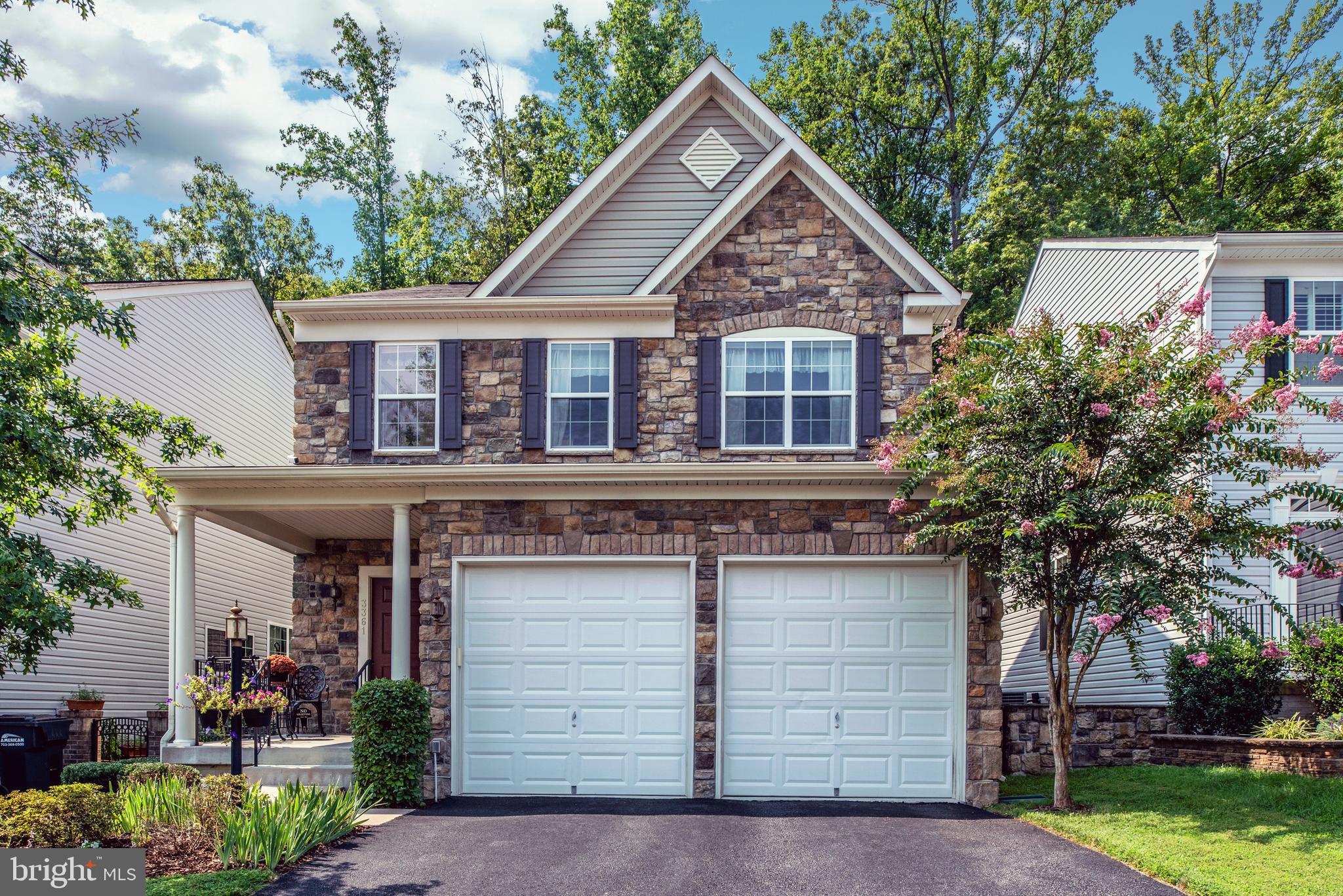 EAGLES POINTE - Residential