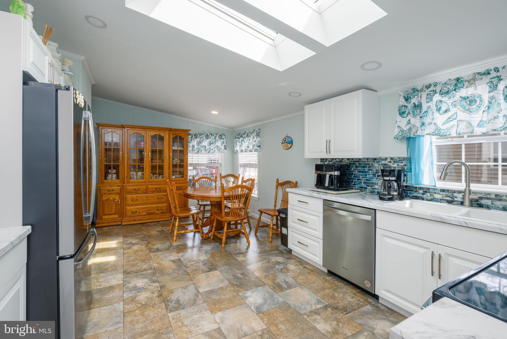 WHITE HOUSE BEACH - Residential