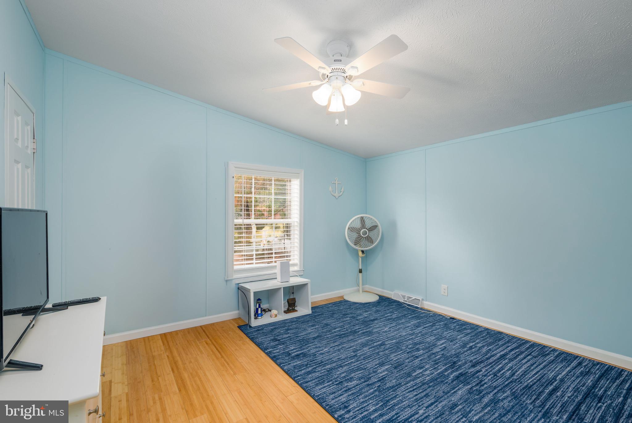 WHITE HOUSE BEACH - Residential