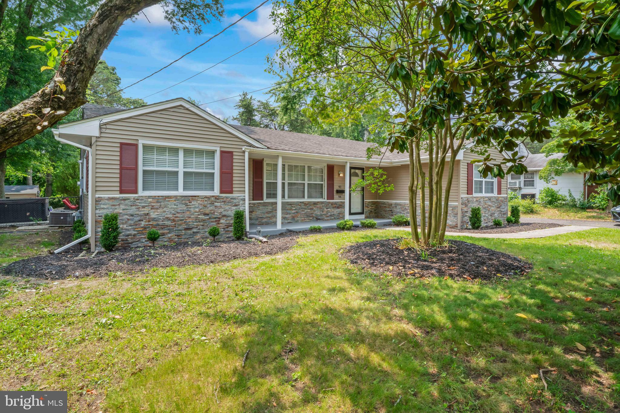 94 E OAK AVENUE