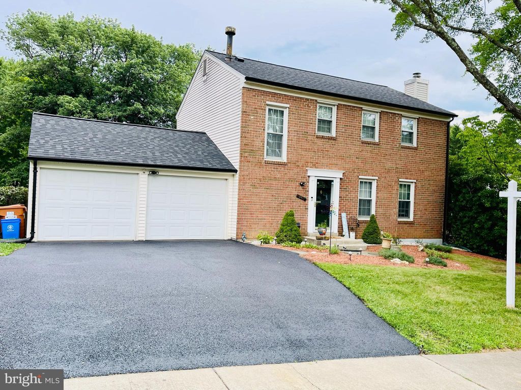 Photo of 10417 Sweepstakes Road, DAMASCUS, MD 20872 (MLS # MDMC2230494)