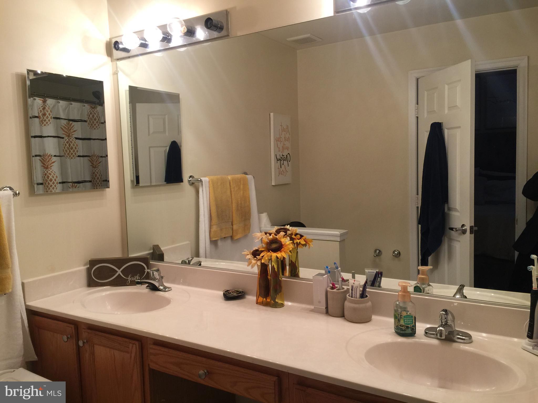 CENTRE RIDGE LAND BAY - Residential Lease