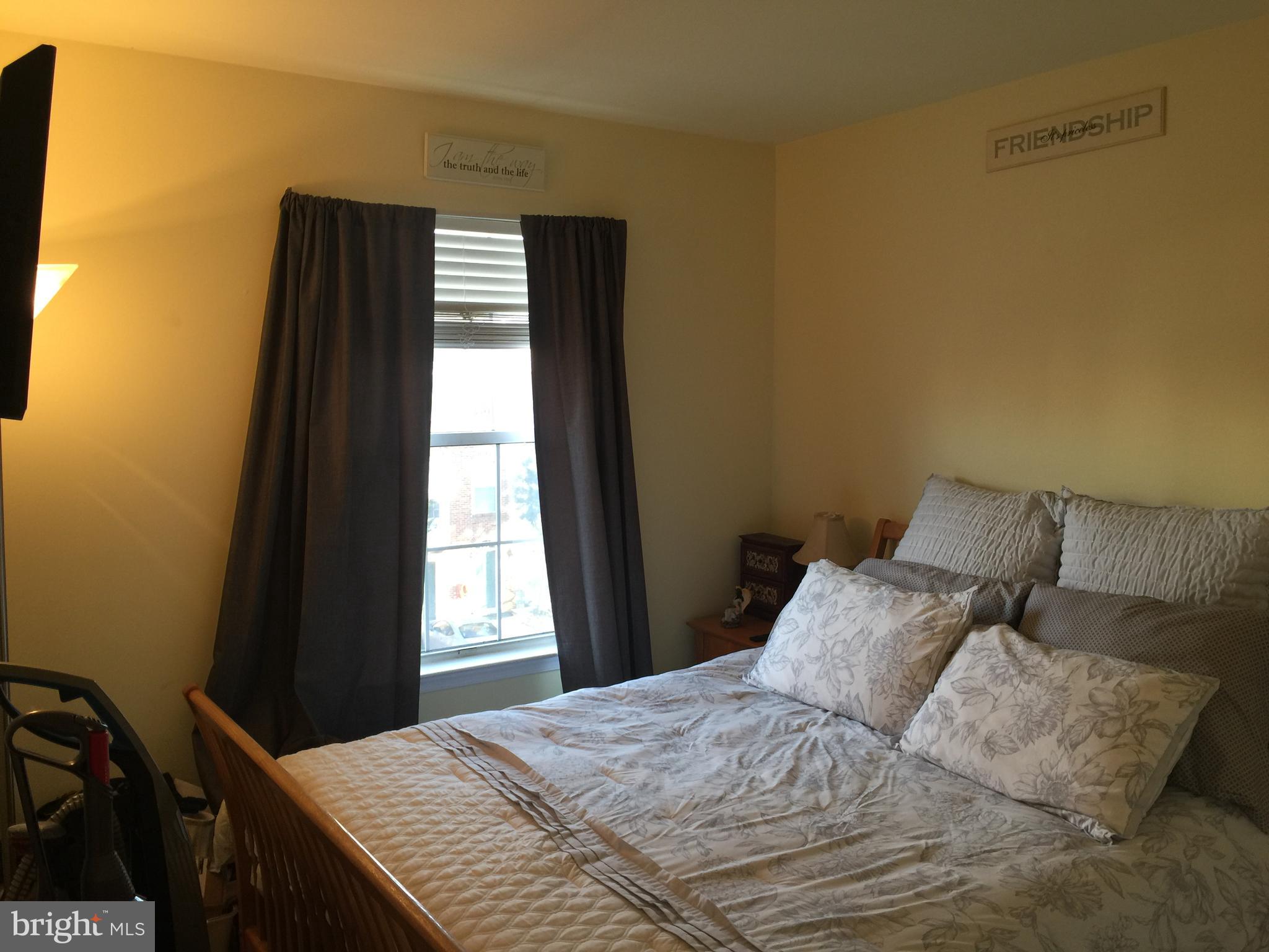 CENTRE RIDGE LAND BAY - Residential Lease