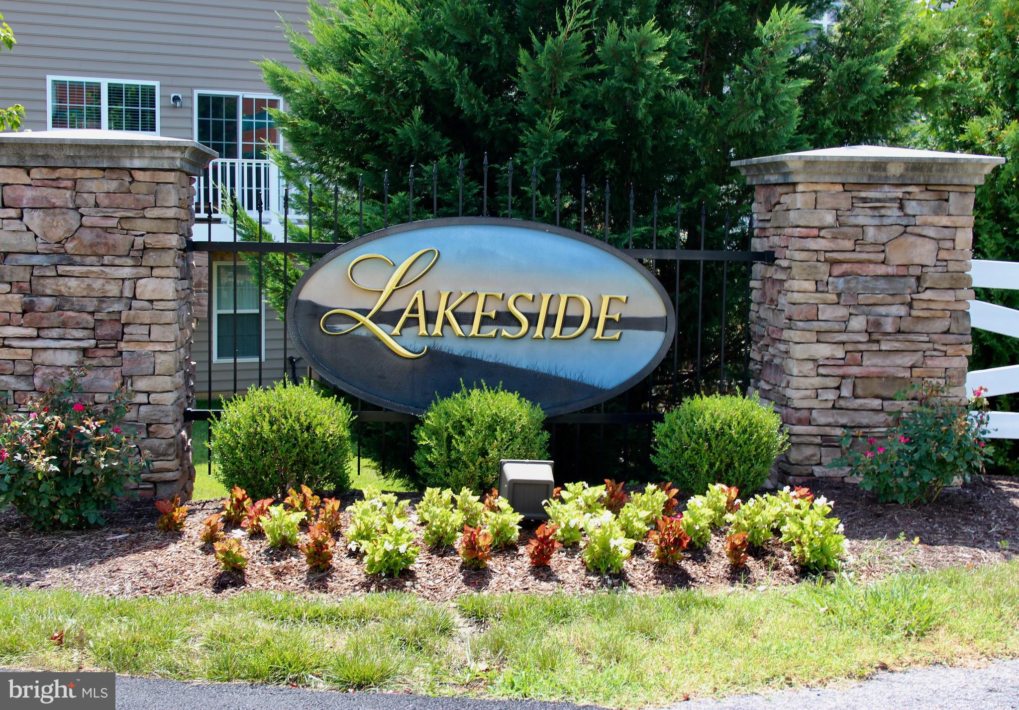 LAKESIDE - Residential