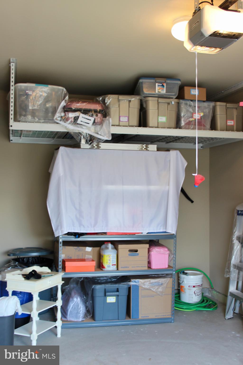 LAKESIDE - Residential