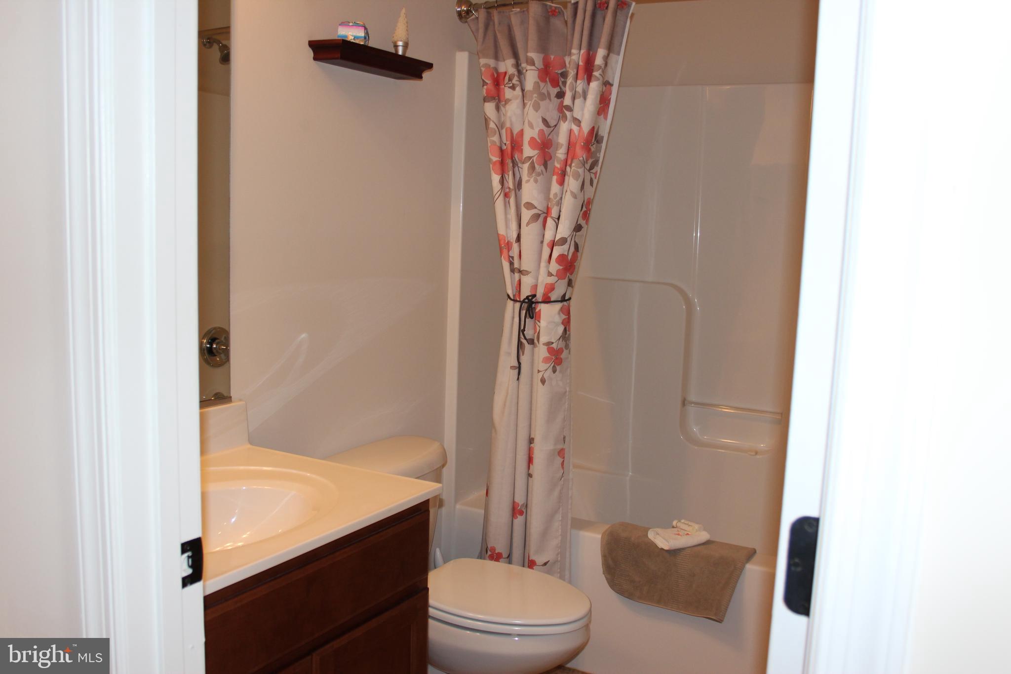 LAKESIDE - Residential