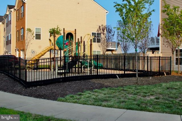 LAKESIDE - Residential