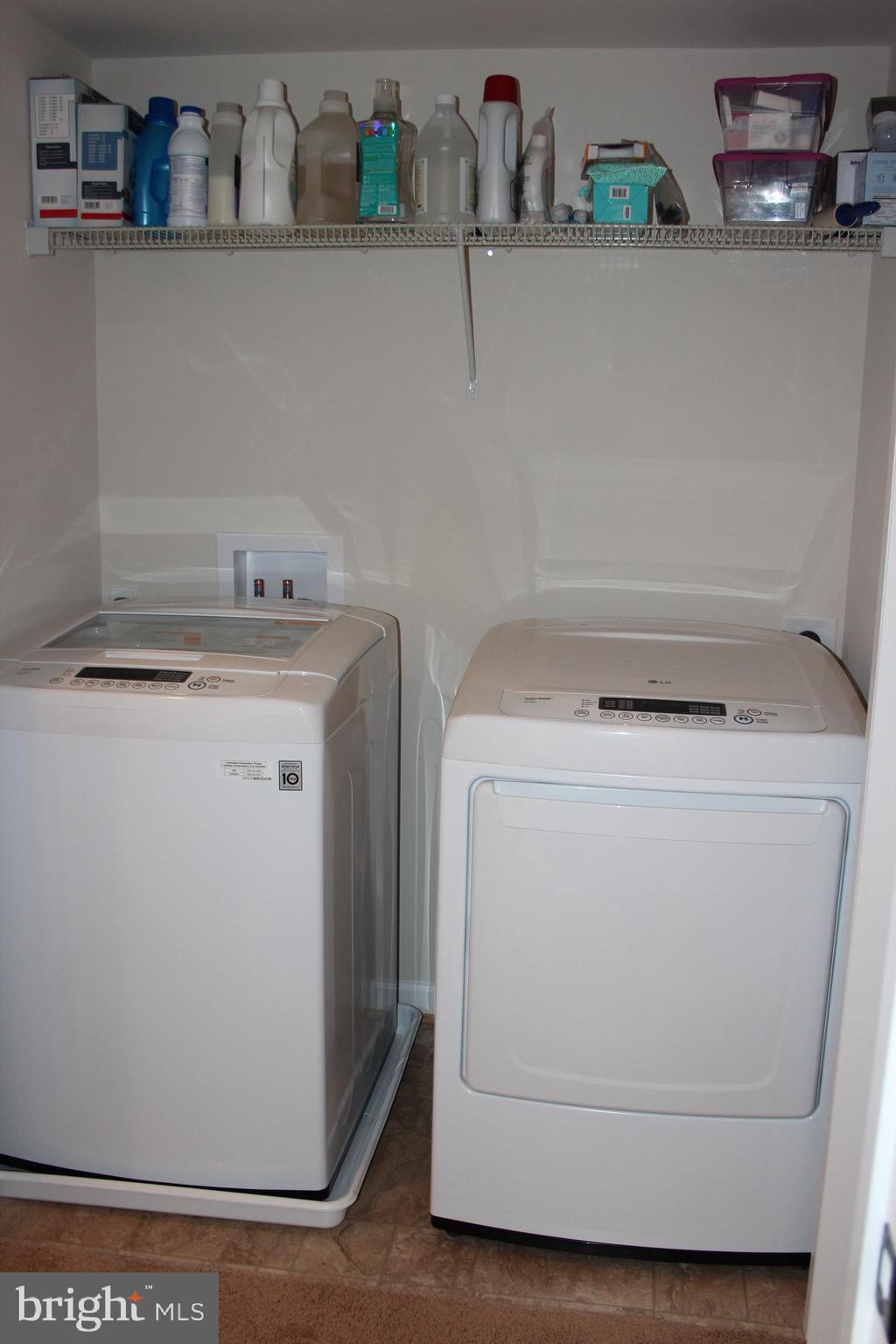 LAKESIDE - Residential