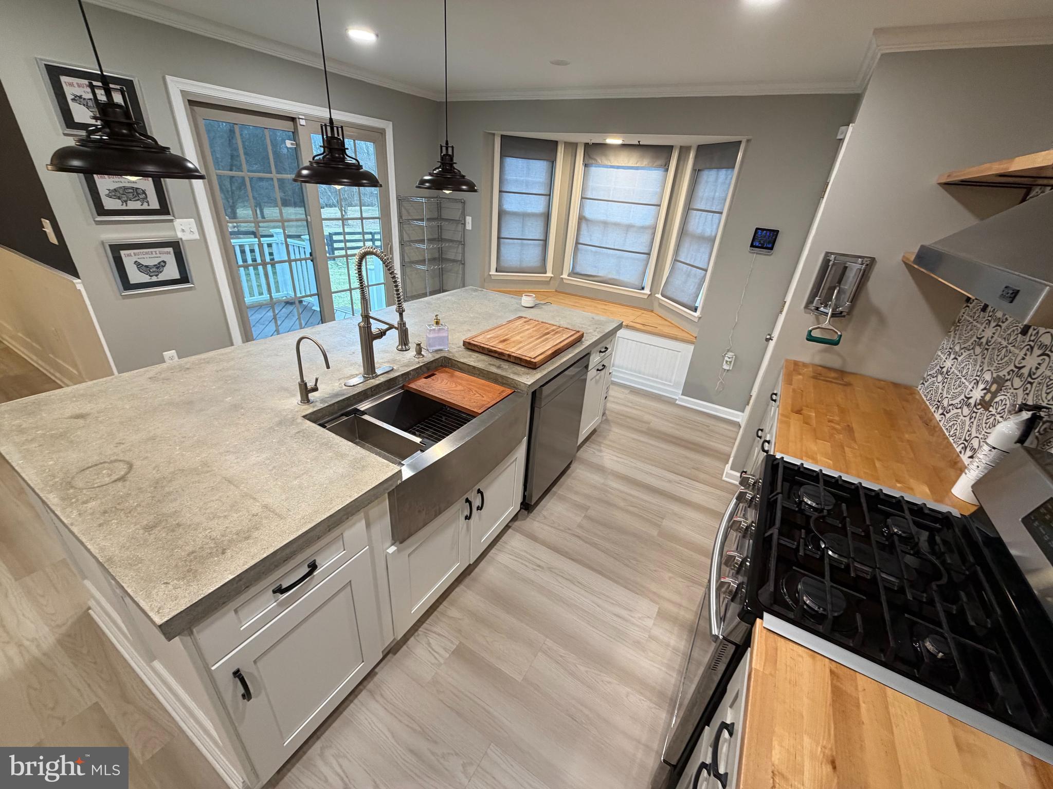 DOGWOOD MANOR - Residential Lease