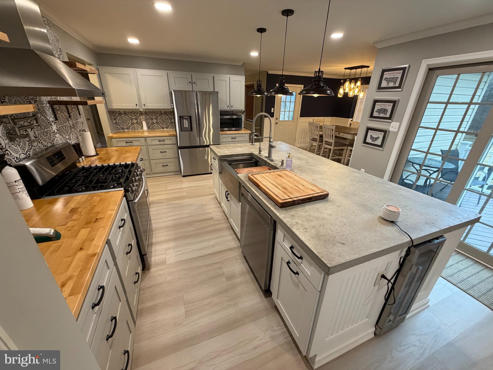 DOGWOOD MANOR - Residential Lease