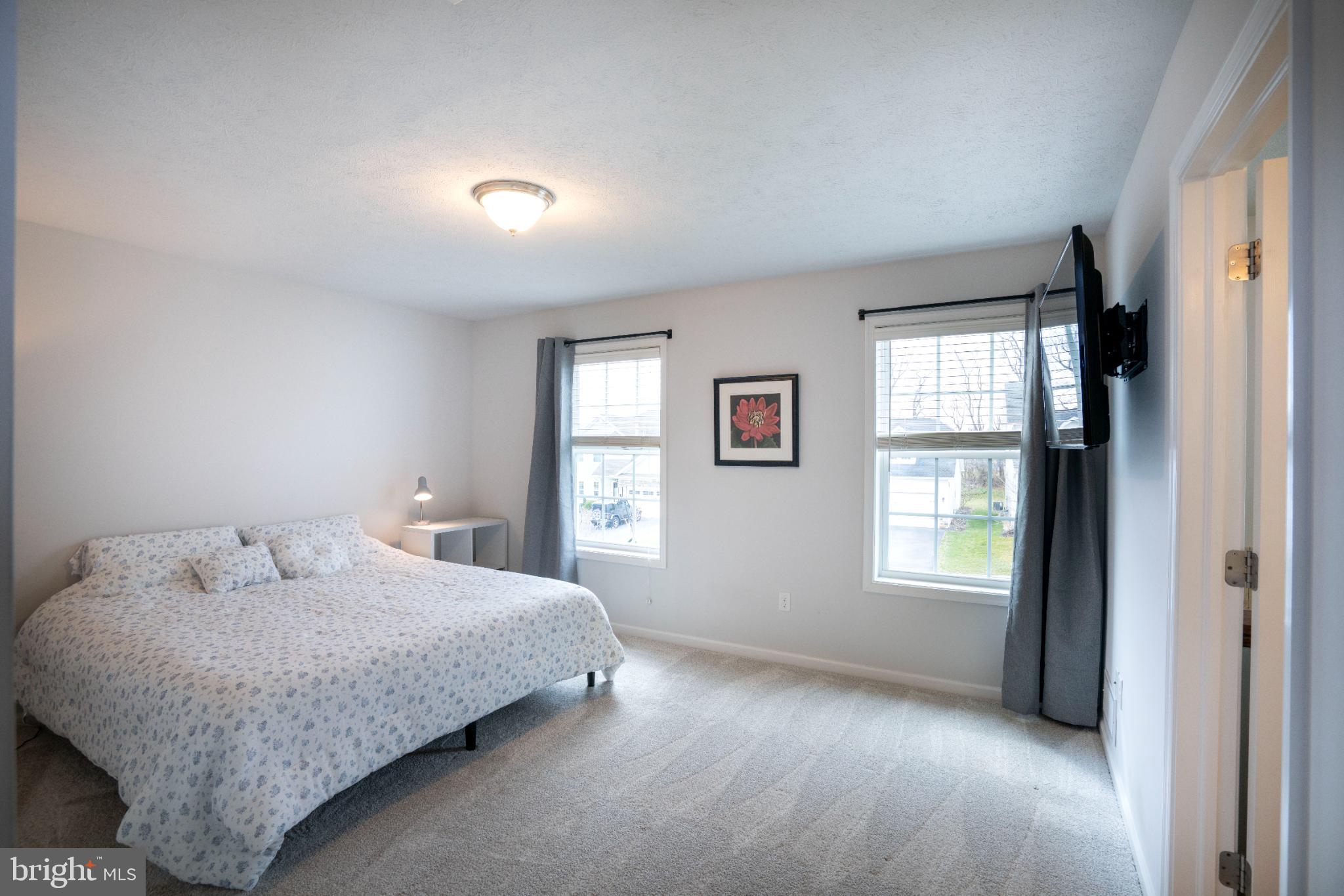 HUNTERS CHASE - Residential