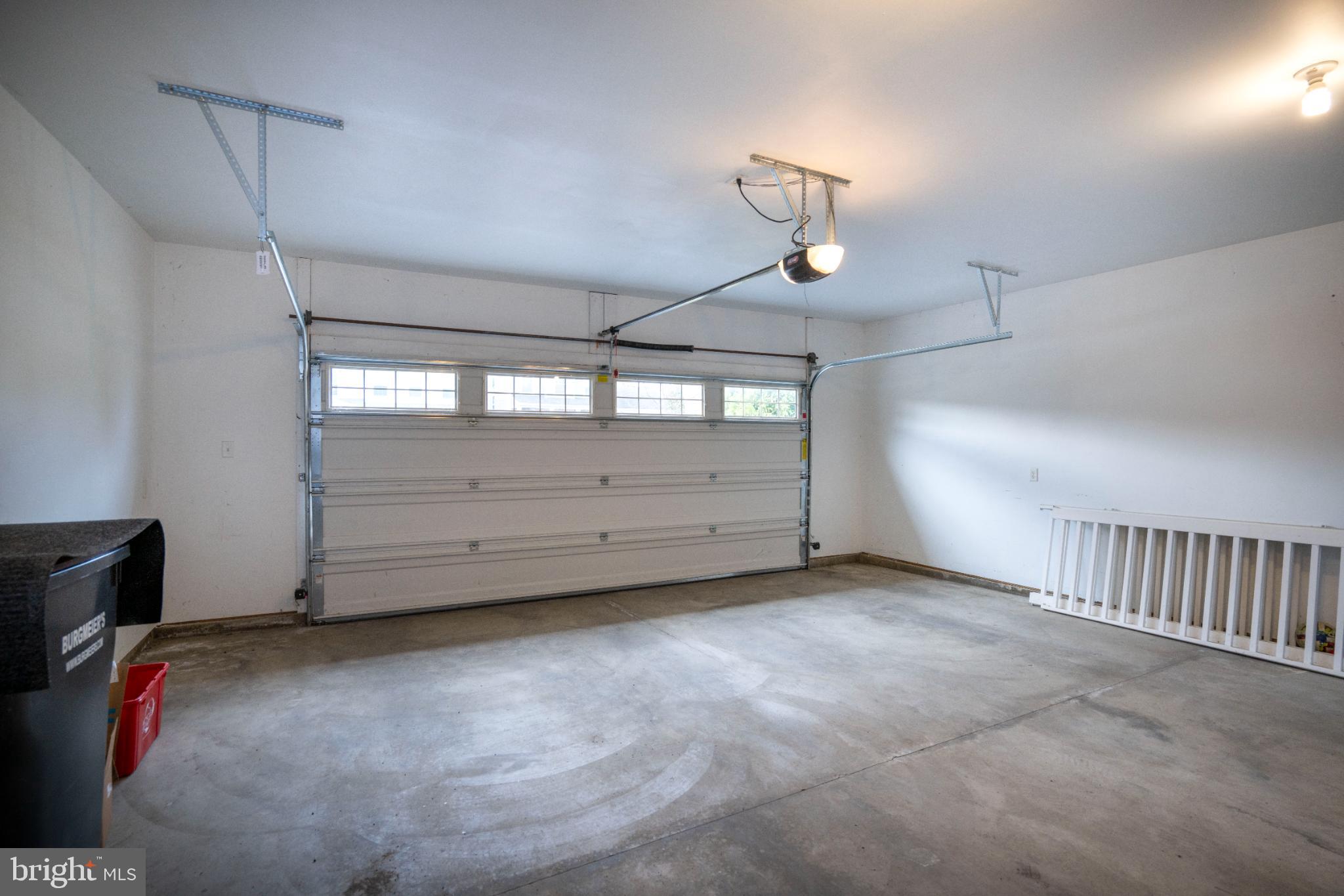 HUNTERS CHASE - Residential