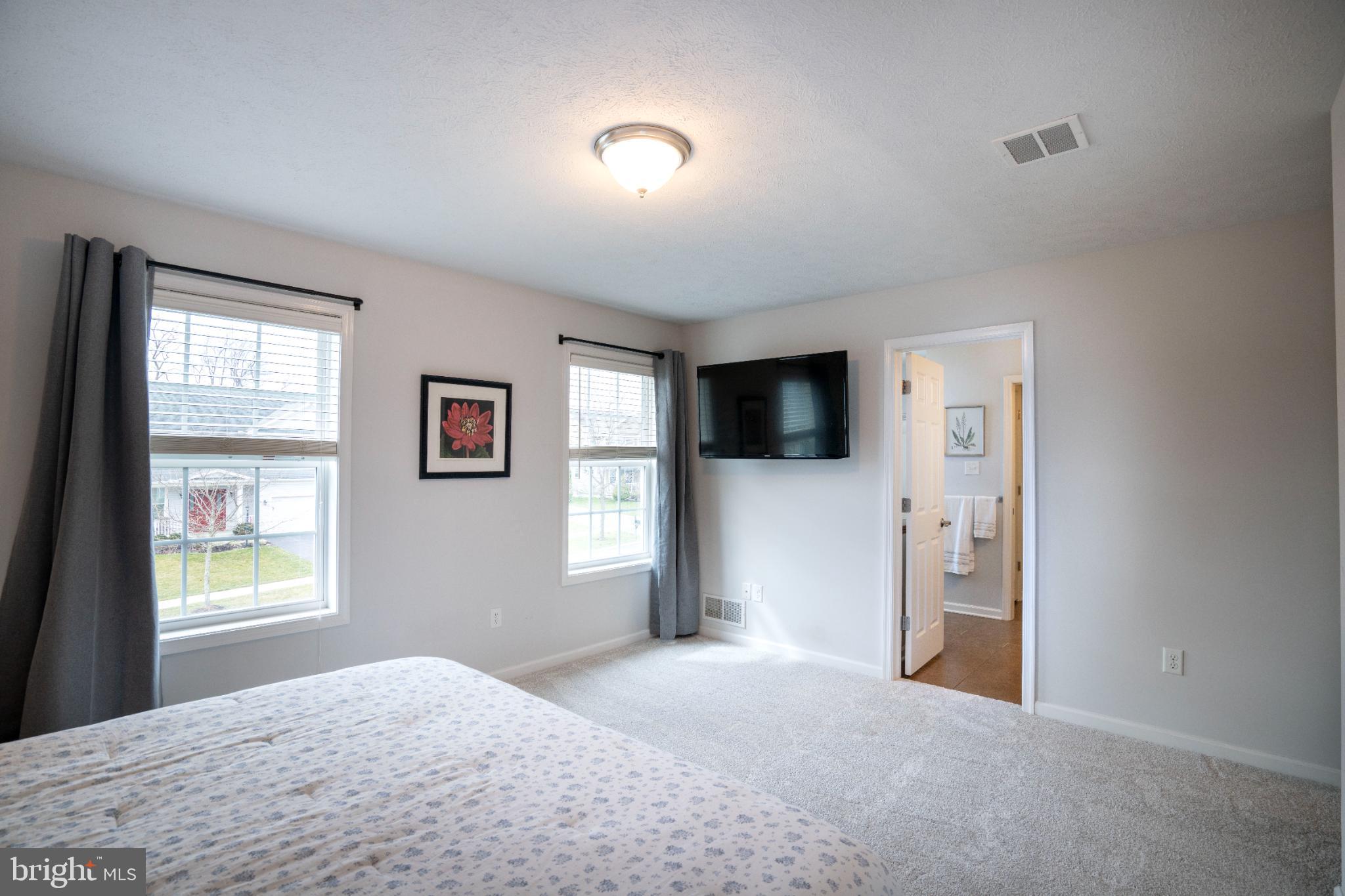 HUNTERS CHASE - Residential