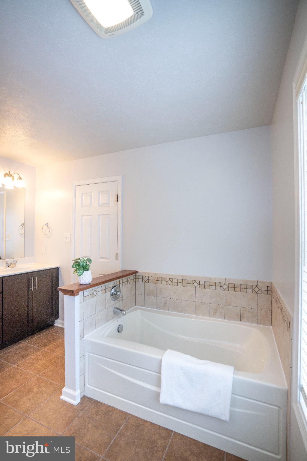 HUNTERS CHASE - Residential