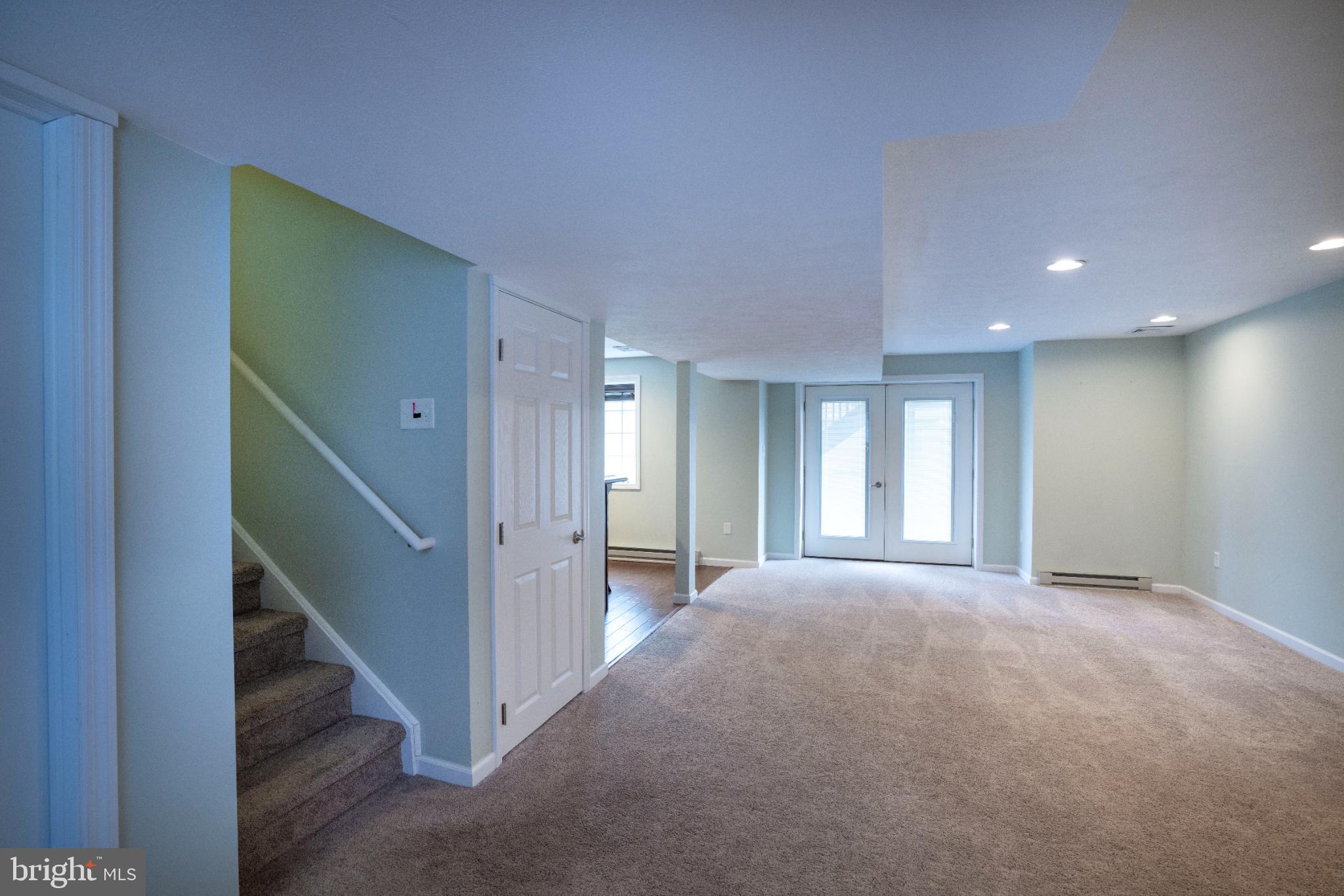 HUNTERS CHASE - Residential