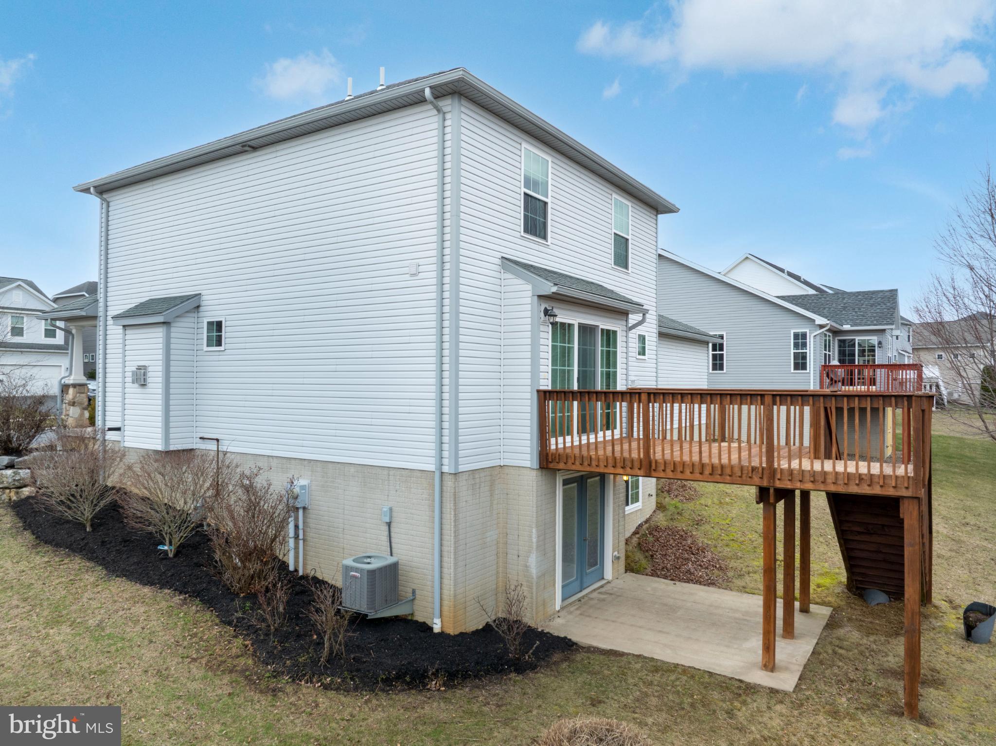 HUNTERS CHASE - Residential