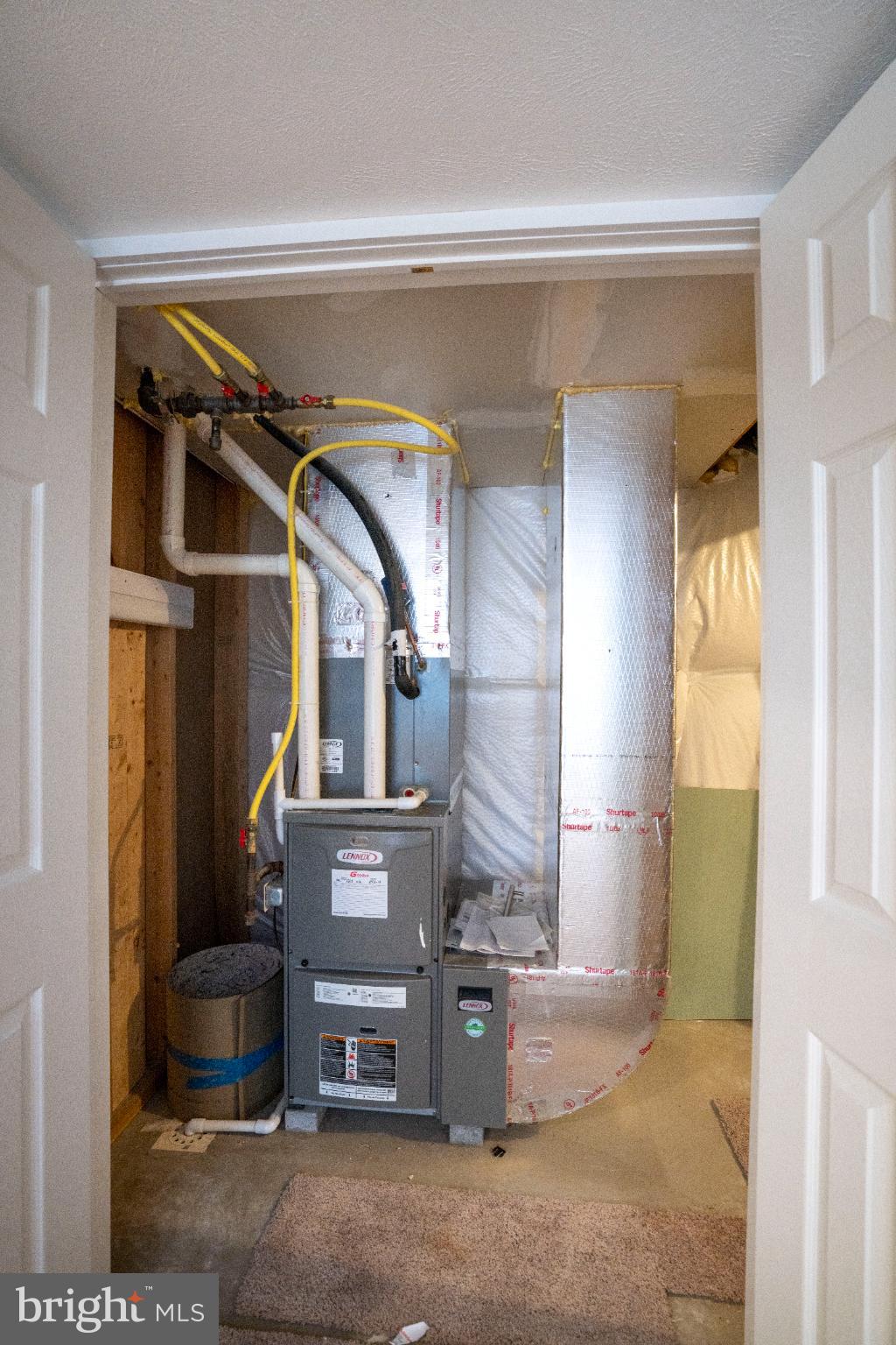 HUNTERS CHASE - Residential