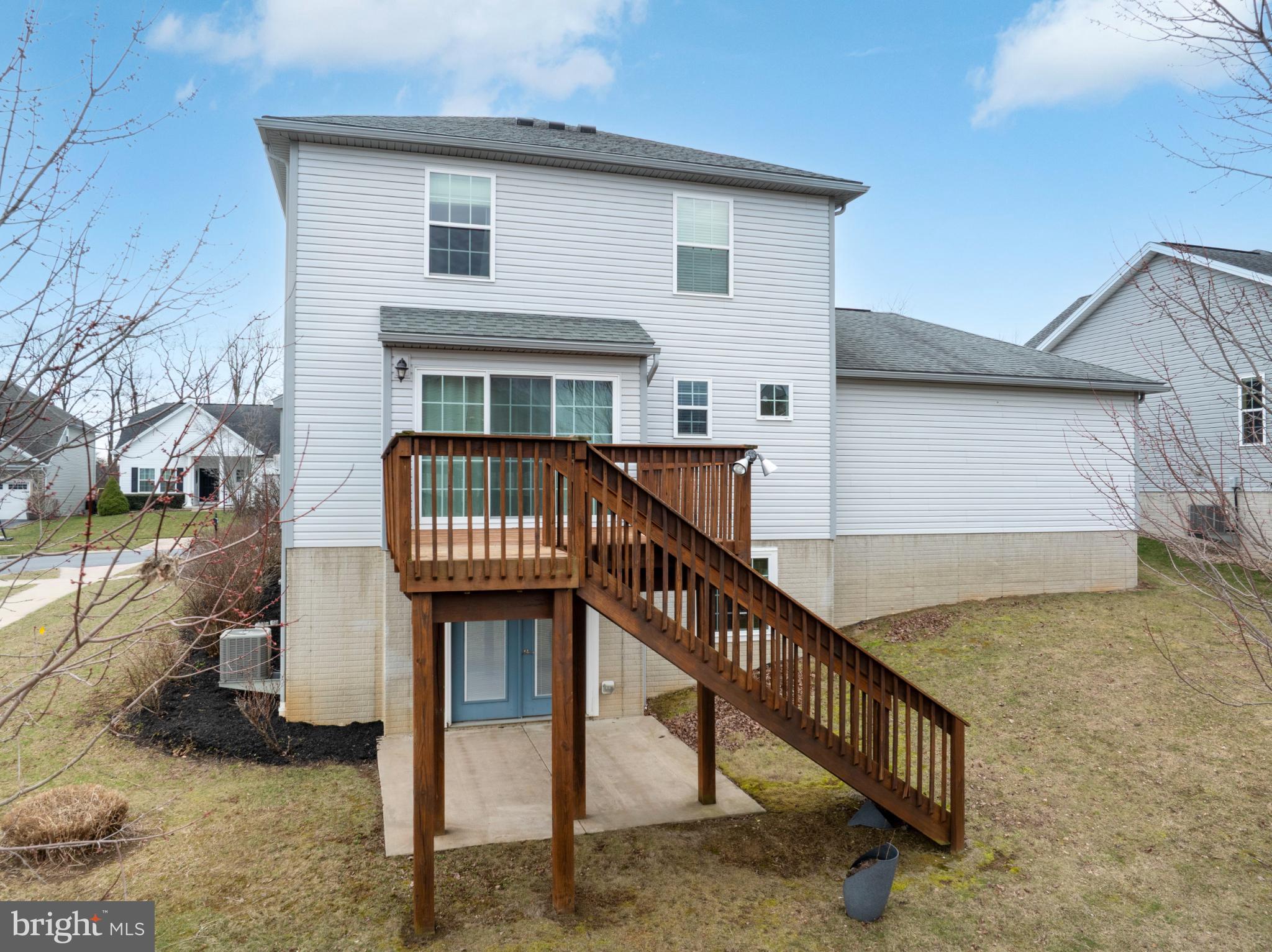 HUNTERS CHASE - Residential