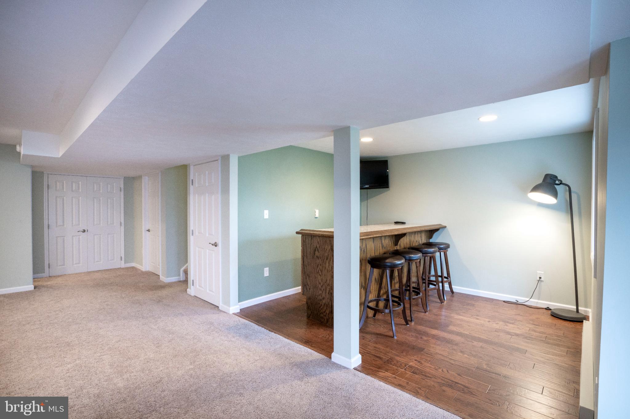 HUNTERS CHASE - Residential