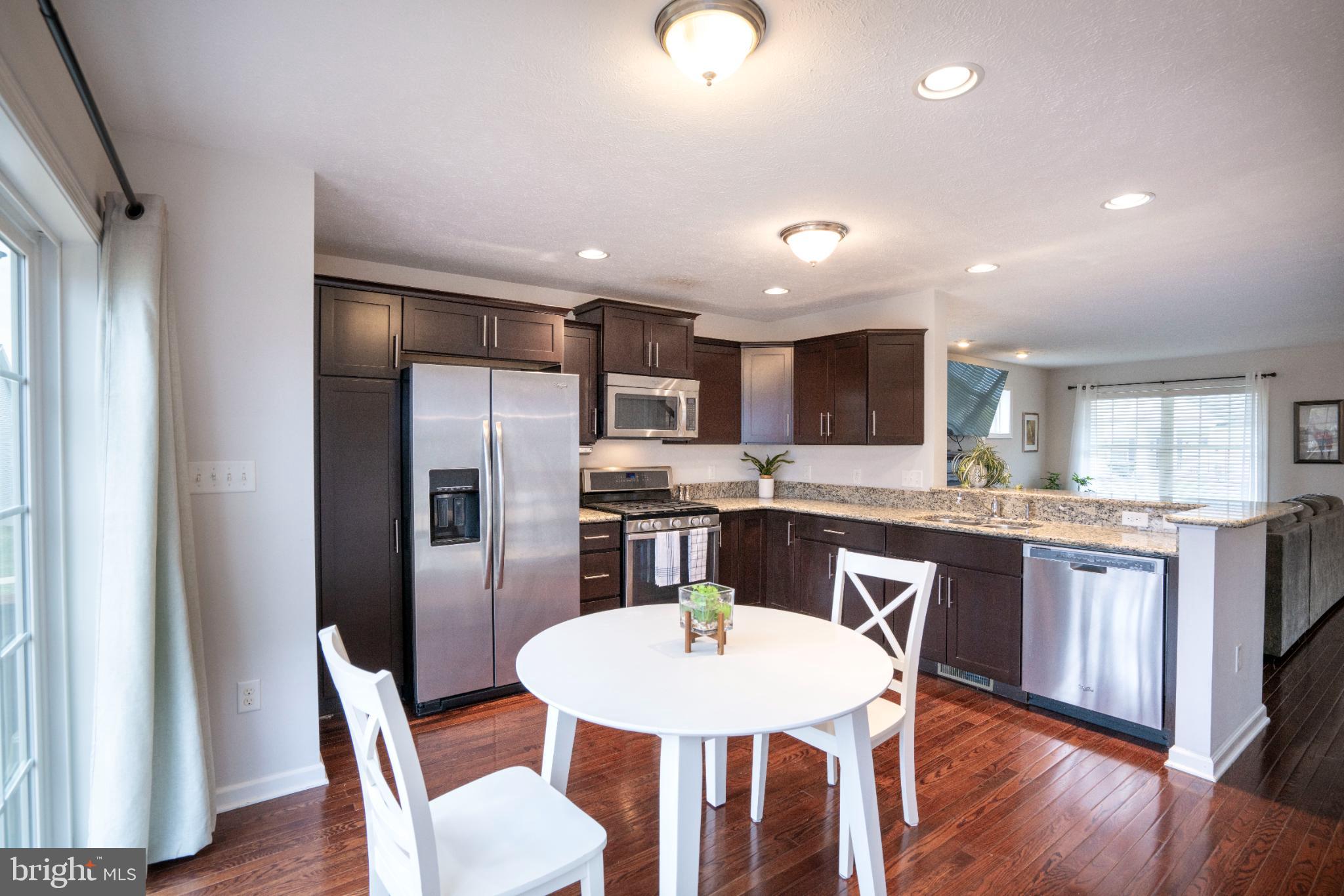 HUNTERS CHASE - Residential